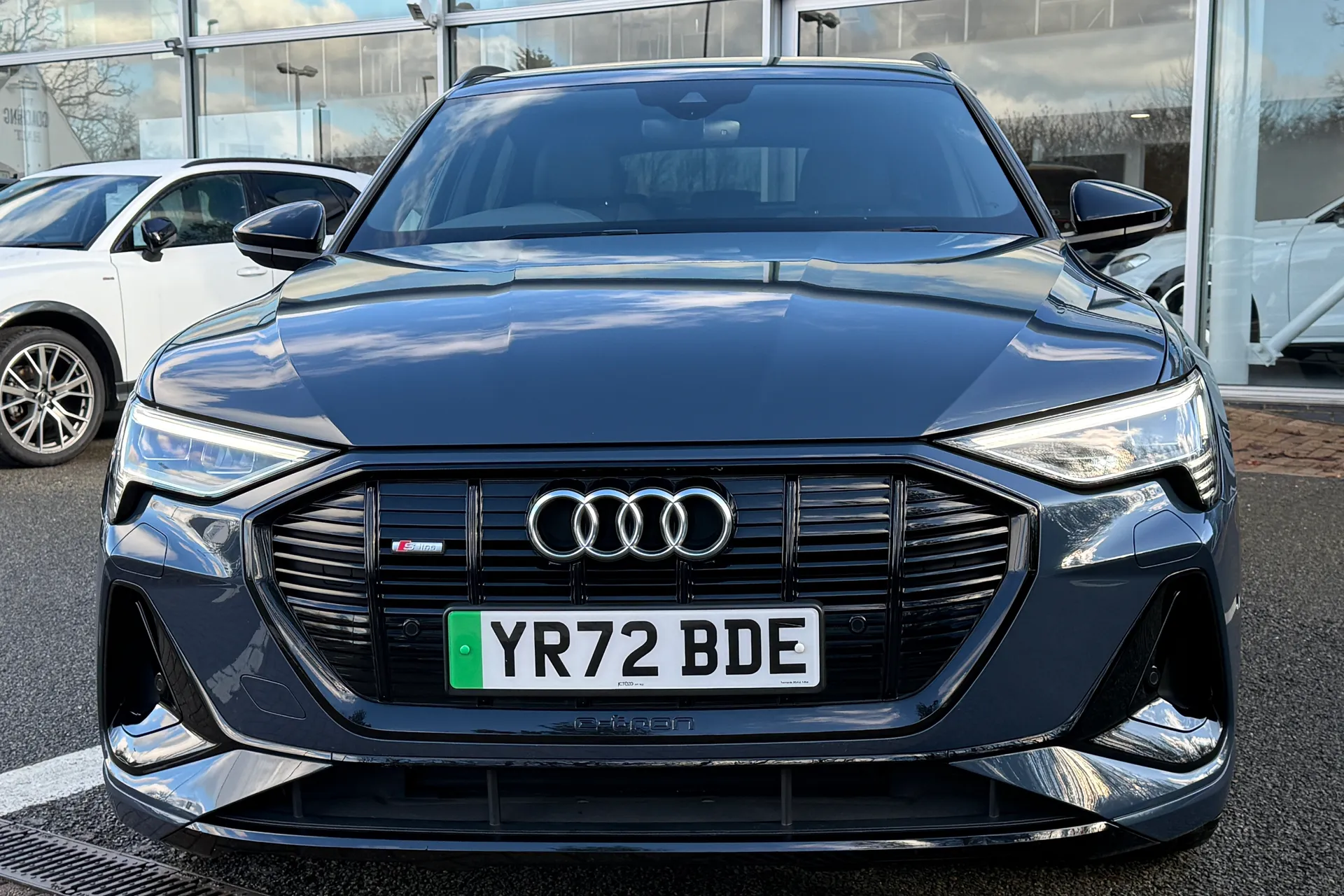 Audi e-tron thumbnail image number 18