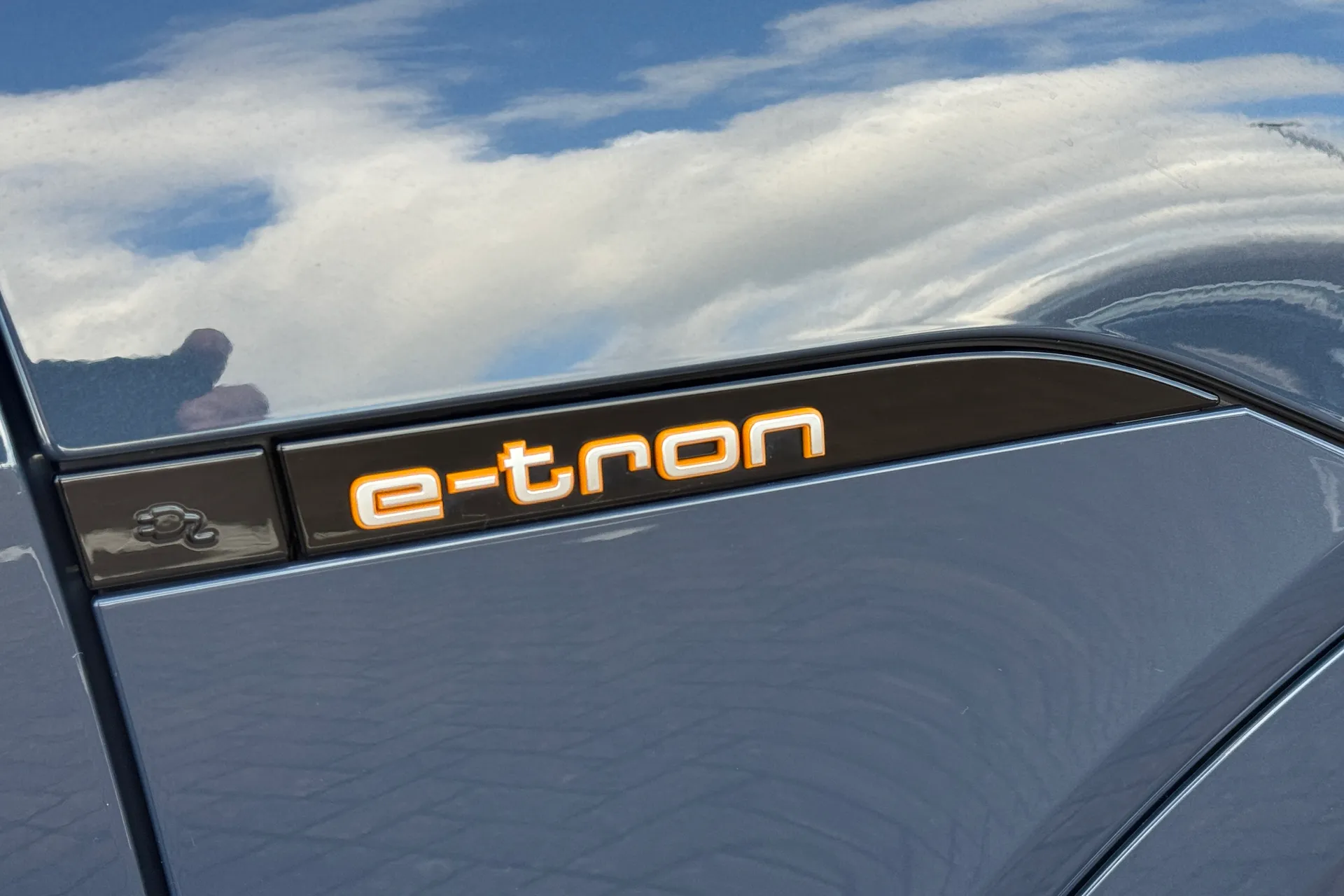 Audi e-tron thumbnail image number 24