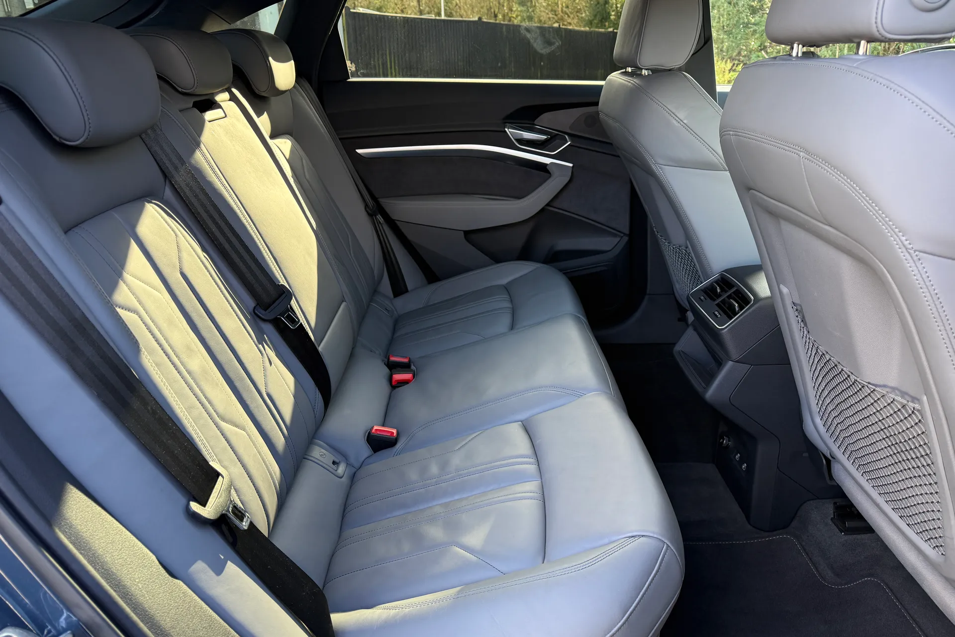 Audi e-tron thumbnail image number 11