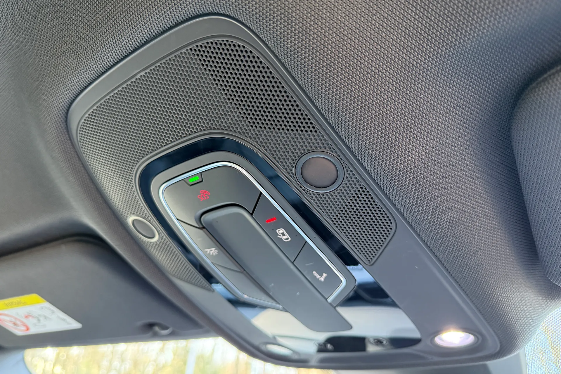 Audi e-tron thumbnail image number 47