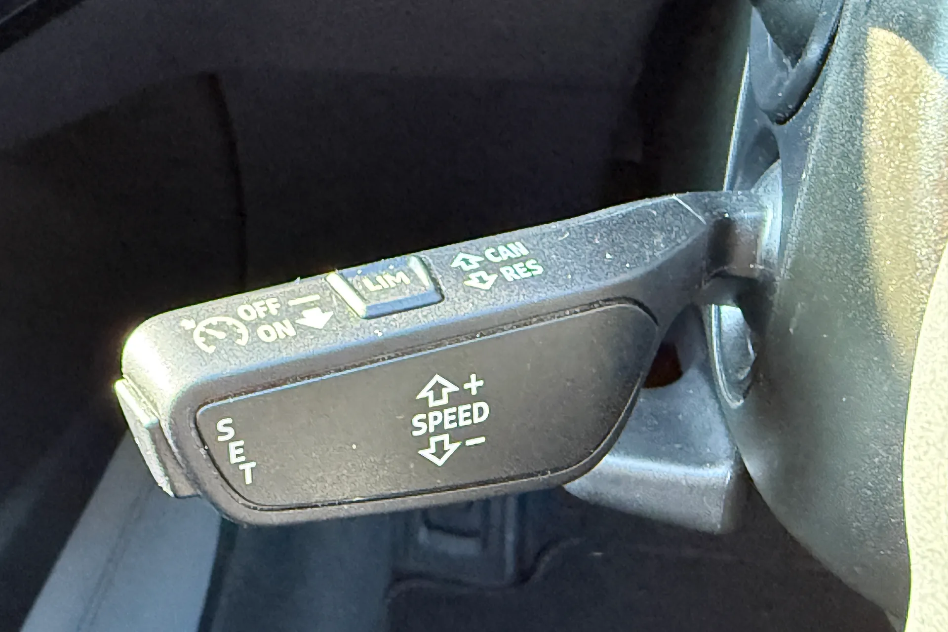 Audi e-tron thumbnail image number 63