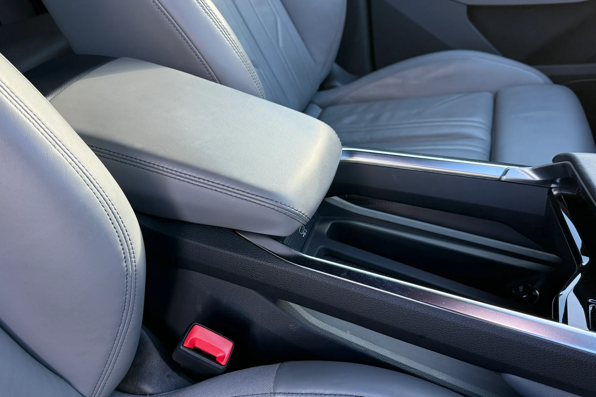 Audi e-tron thumbnail image number 43