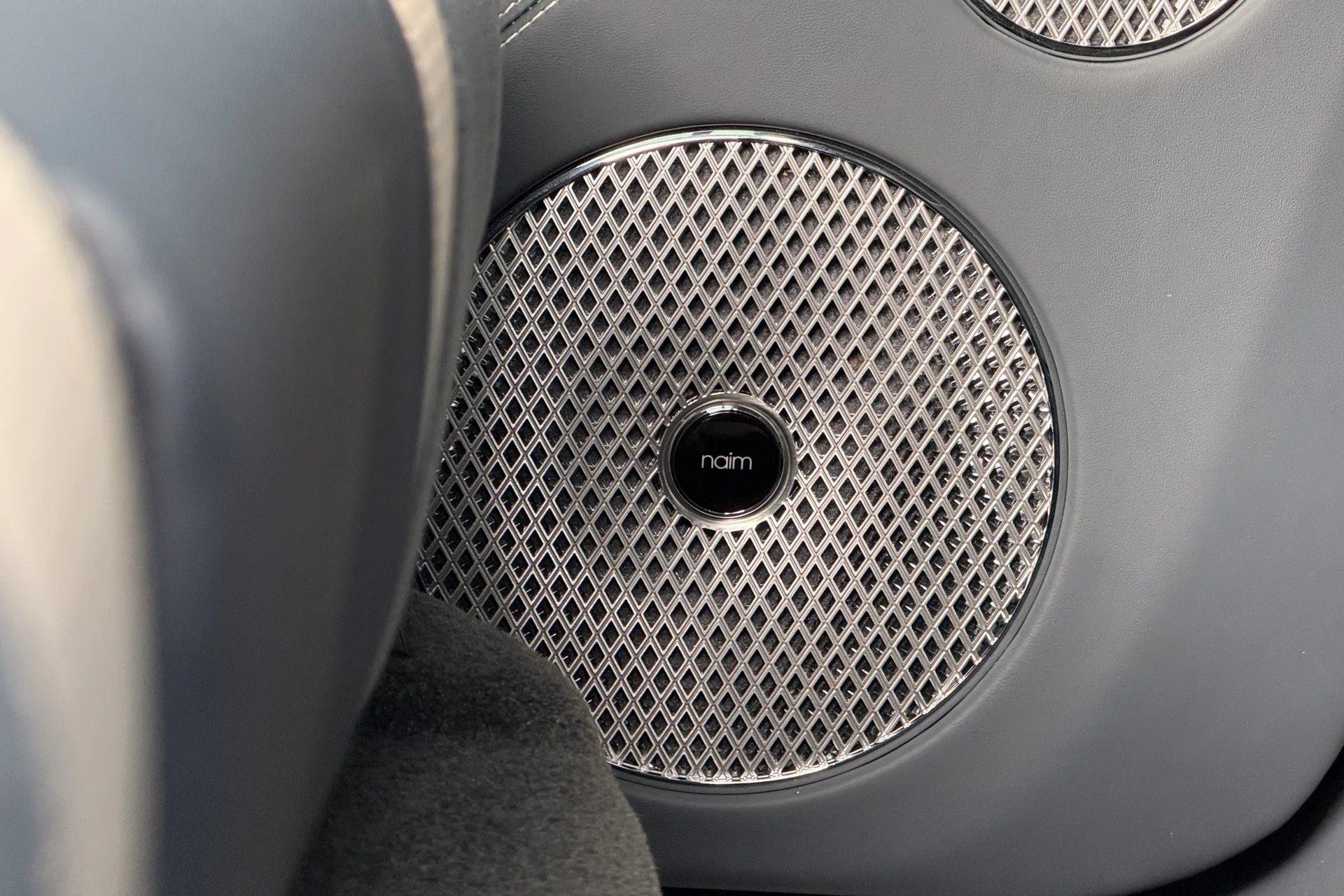 Bentley BENTAYGA thumbnail image number 29