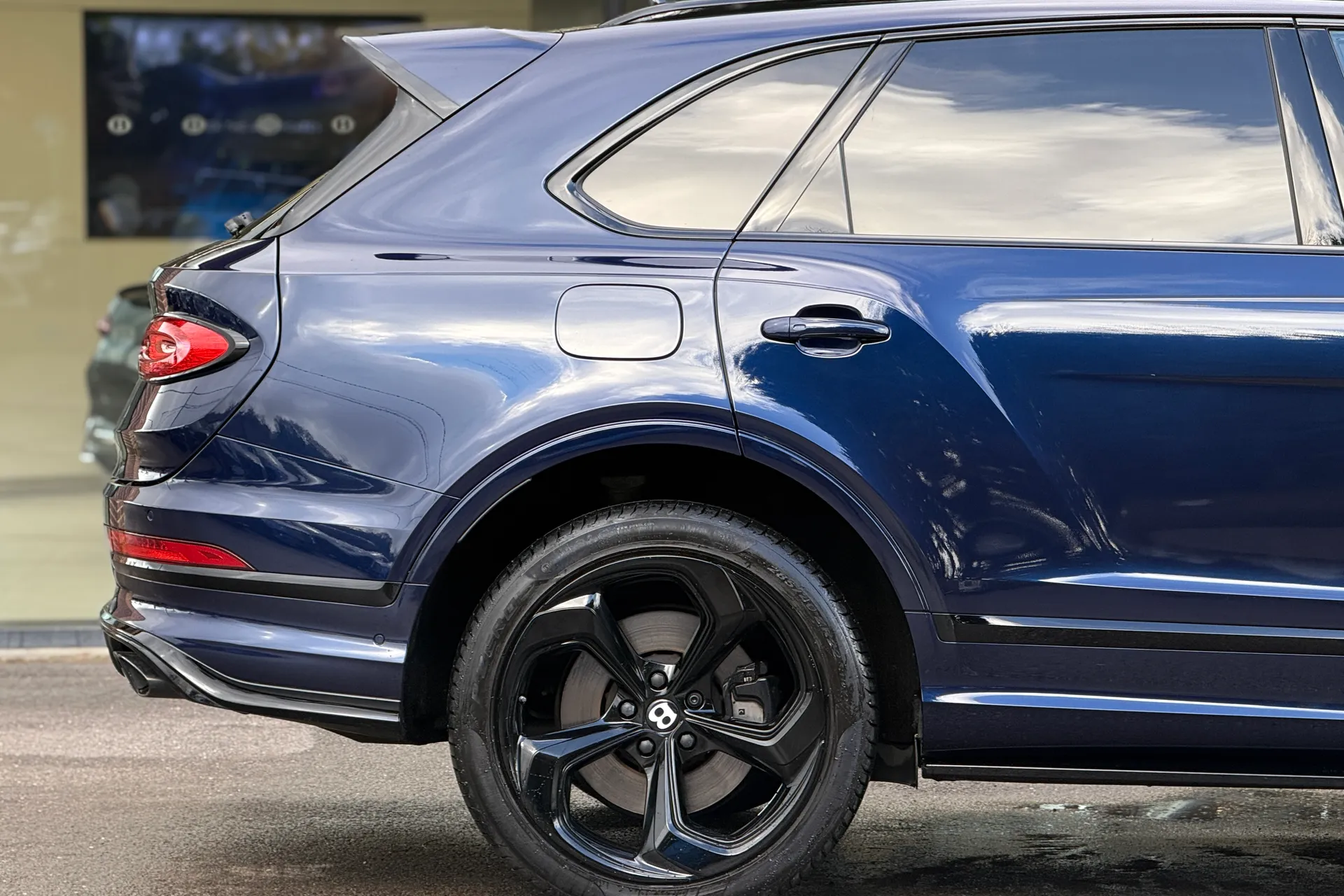 Bentley BENTAYGA thumbnail image number 13