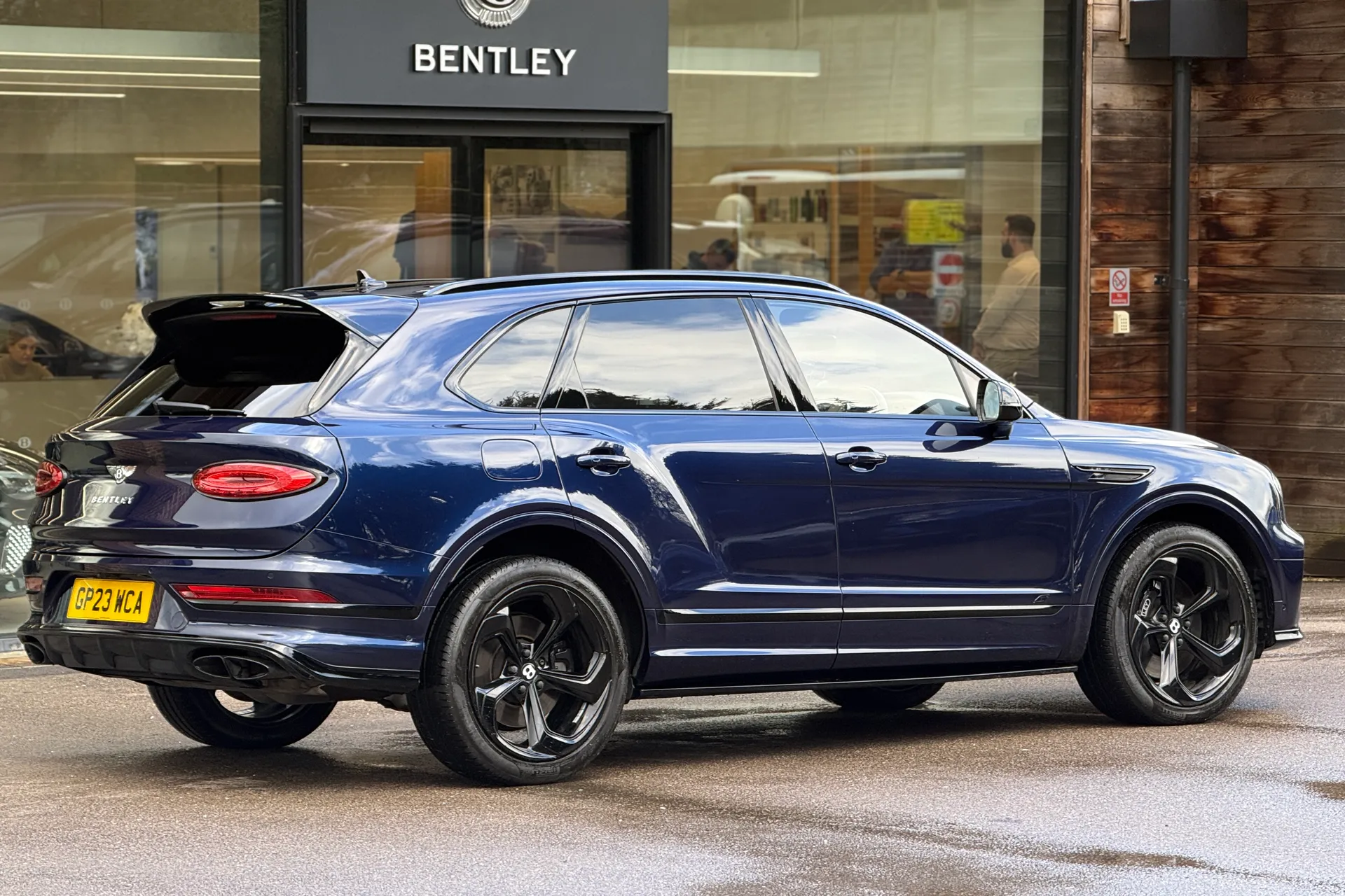Bentley BENTAYGA thumbnail image number 9