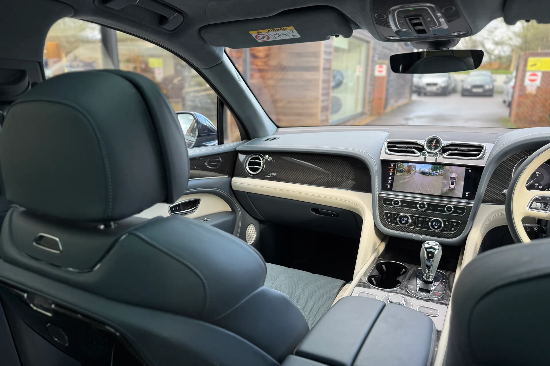 Bentley BENTAYGA thumbnail image number 37