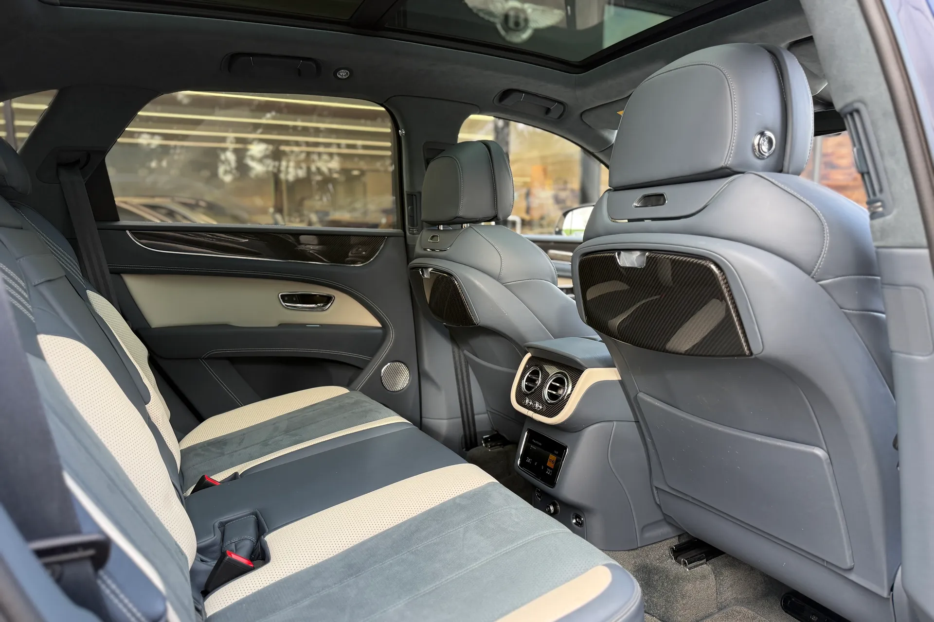 Bentley BENTAYGA thumbnail image number 24