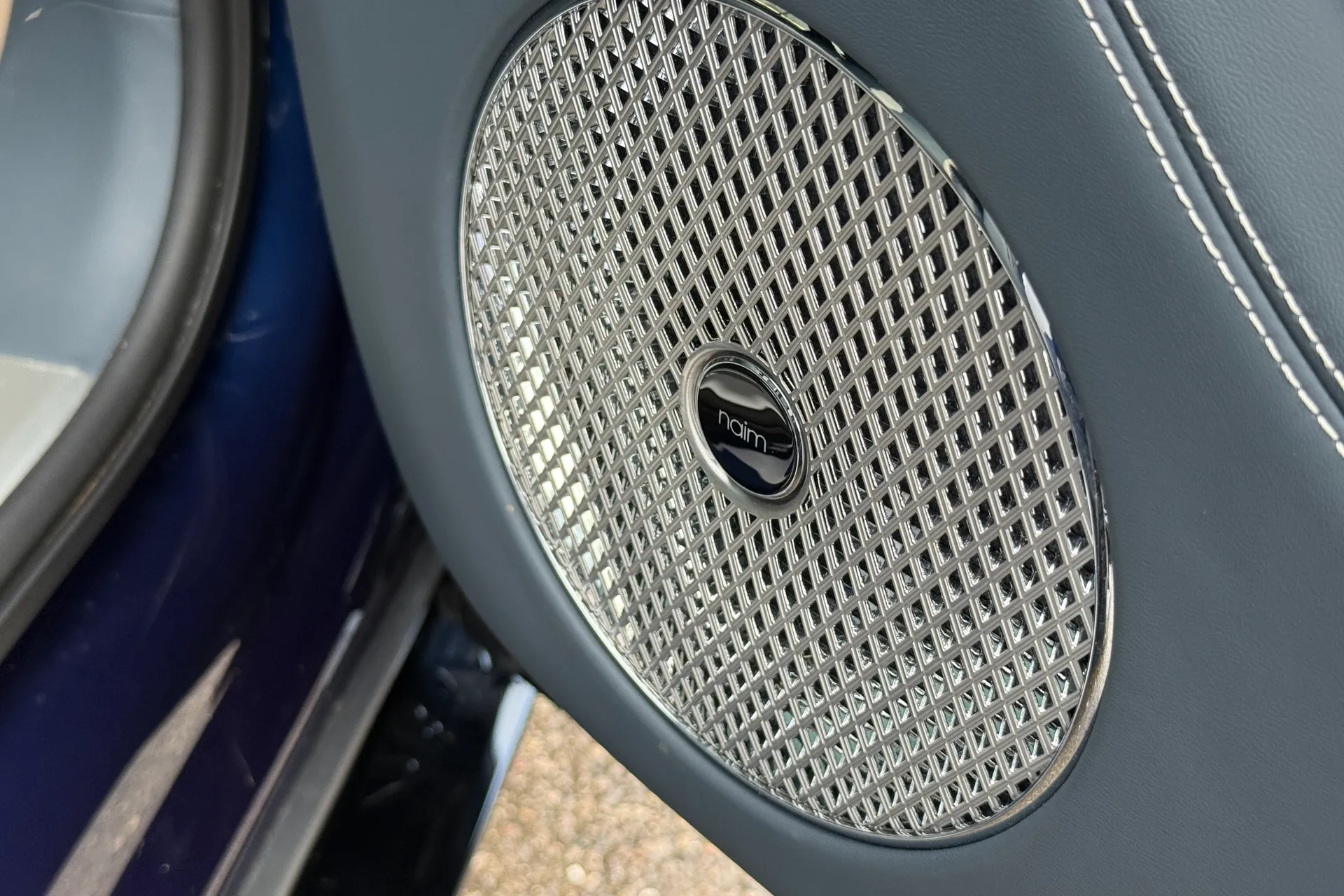 Bentley BENTAYGA thumbnail image number 38