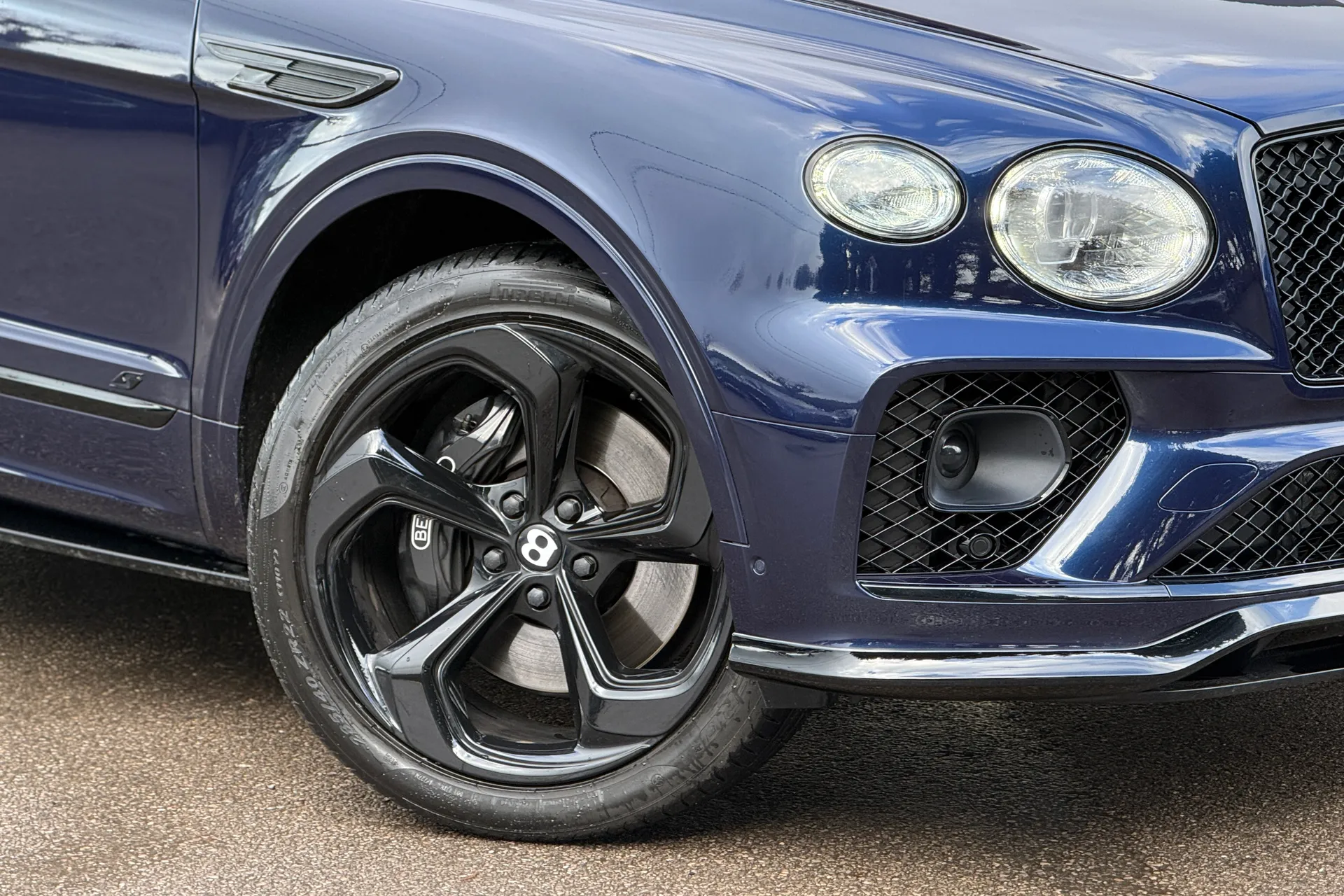 Bentley BENTAYGA thumbnail image number 8