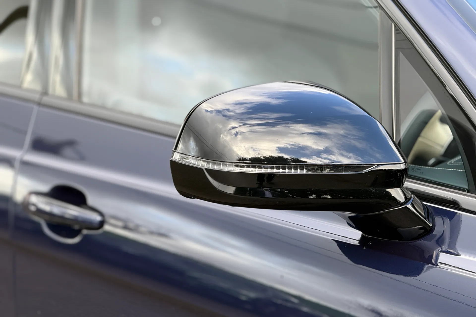 Bentley BENTAYGA thumbnail image number 10