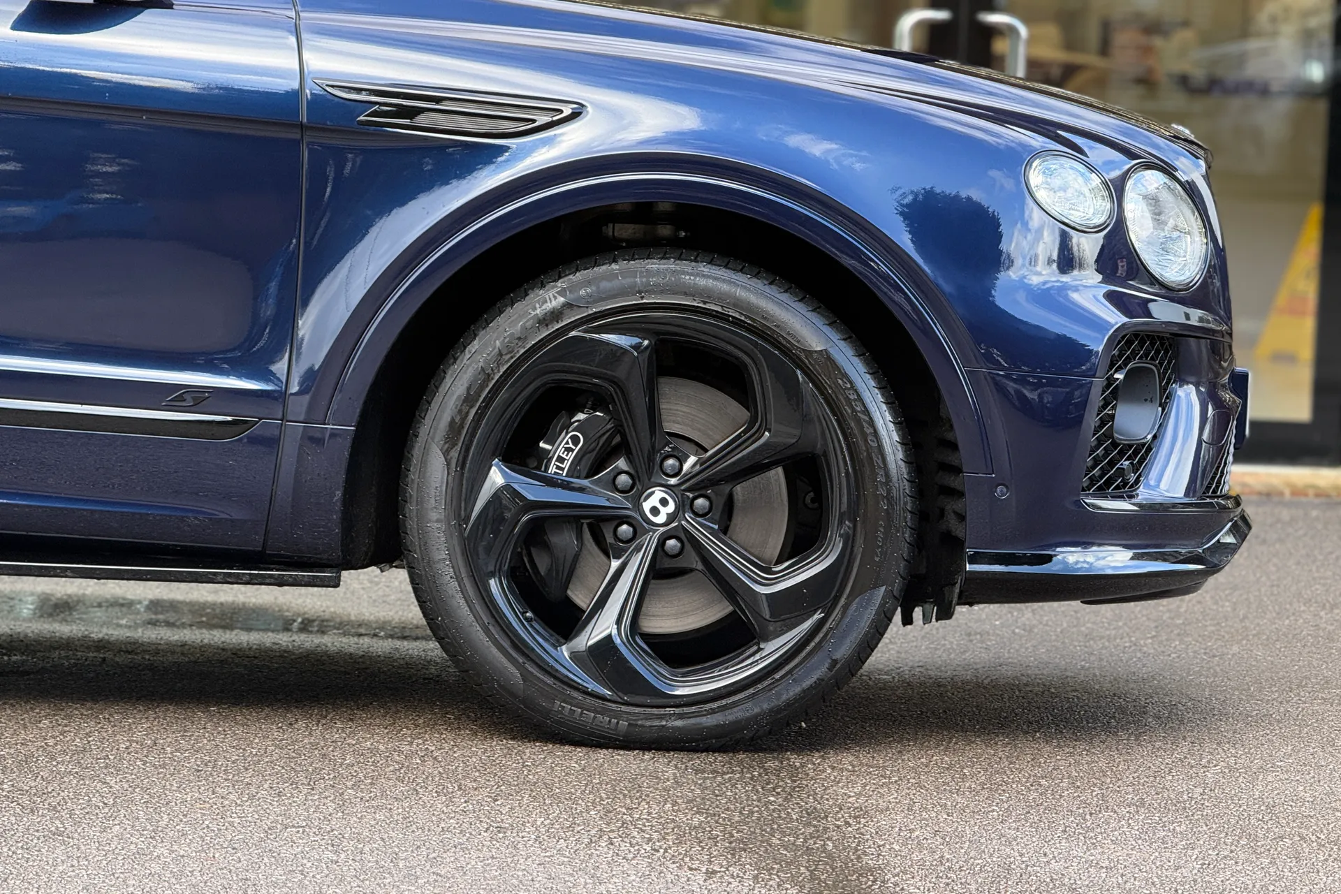 Bentley BENTAYGA thumbnail image number 16