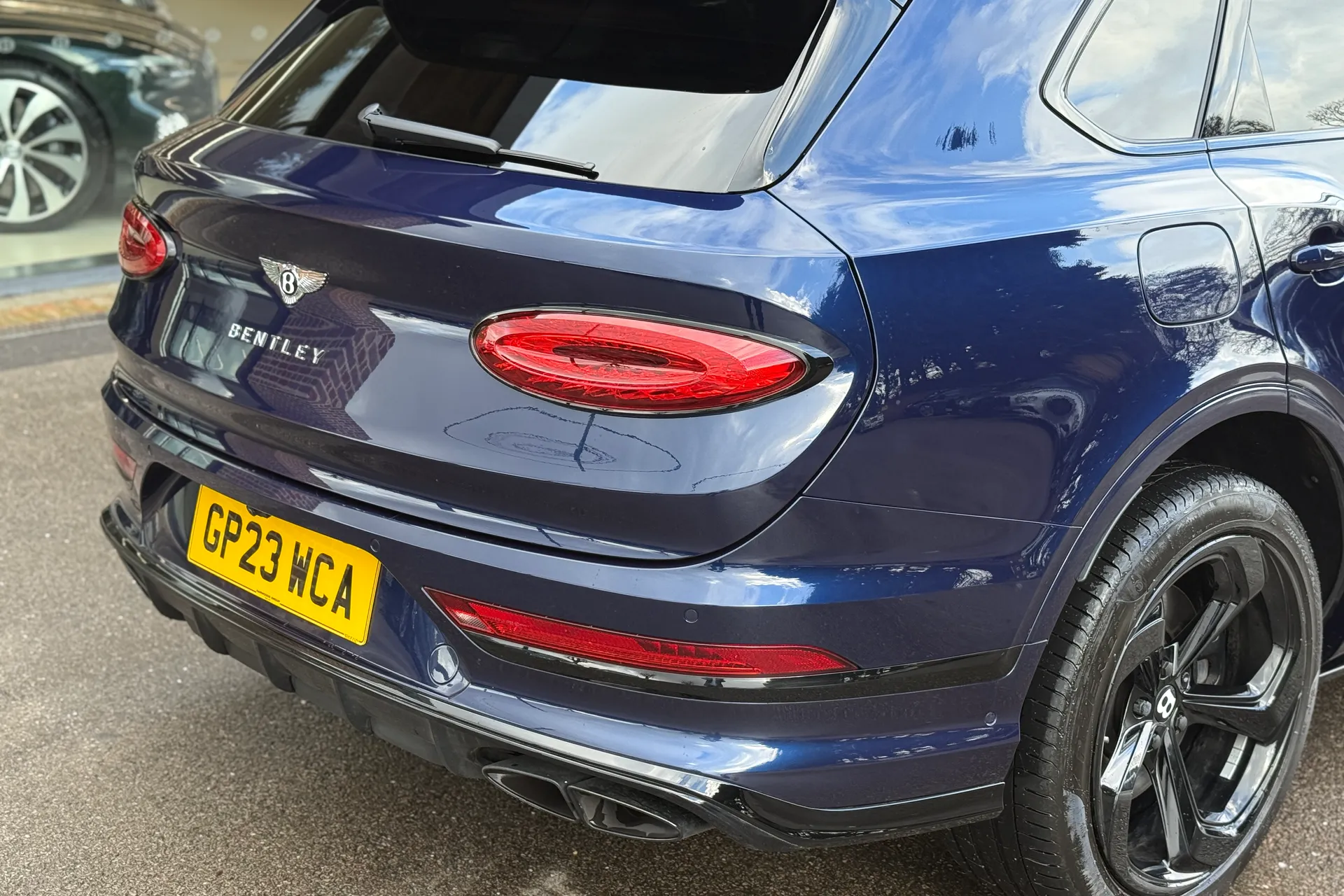 Bentley BENTAYGA thumbnail image number 12