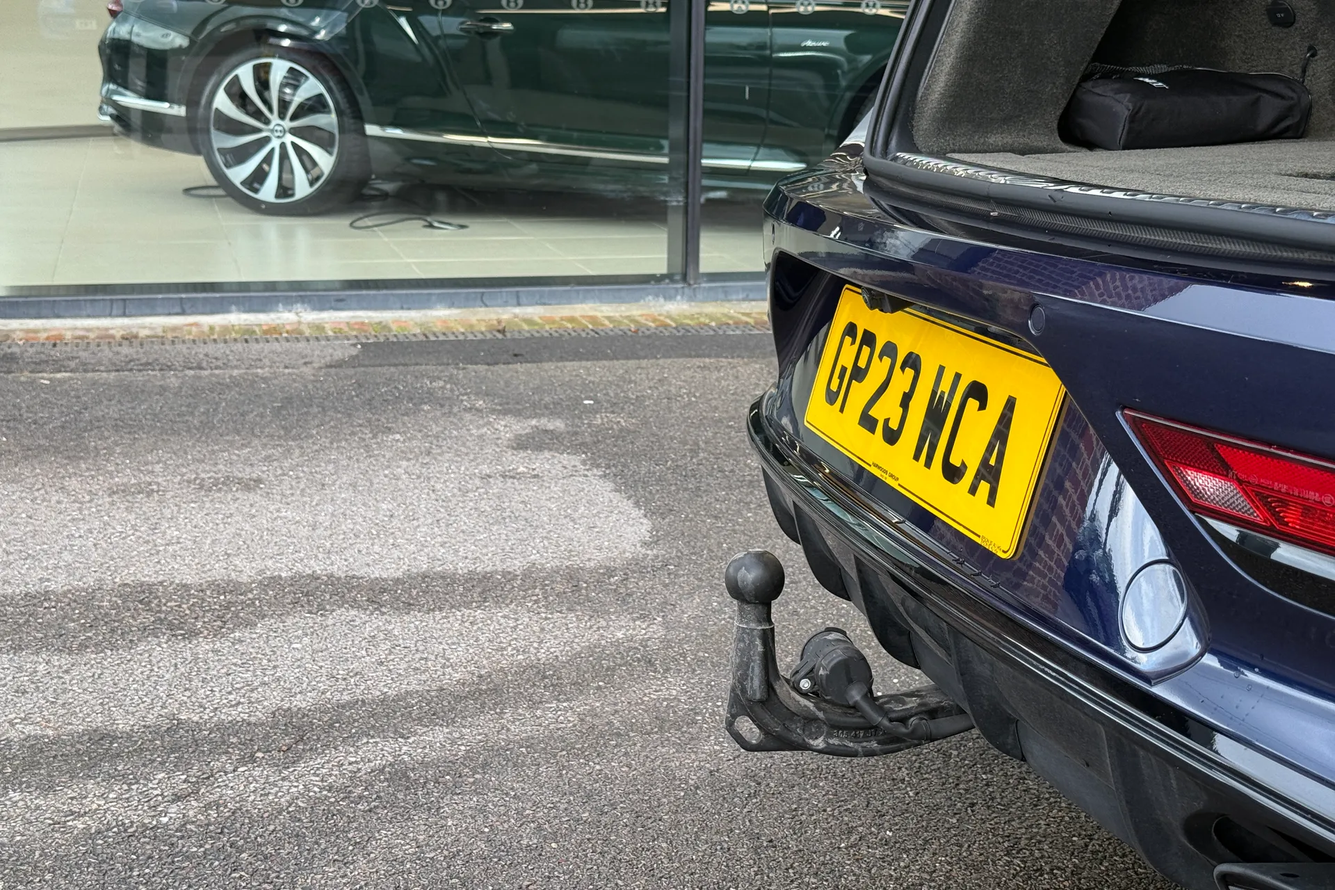 Bentley BENTAYGA thumbnail image number 6