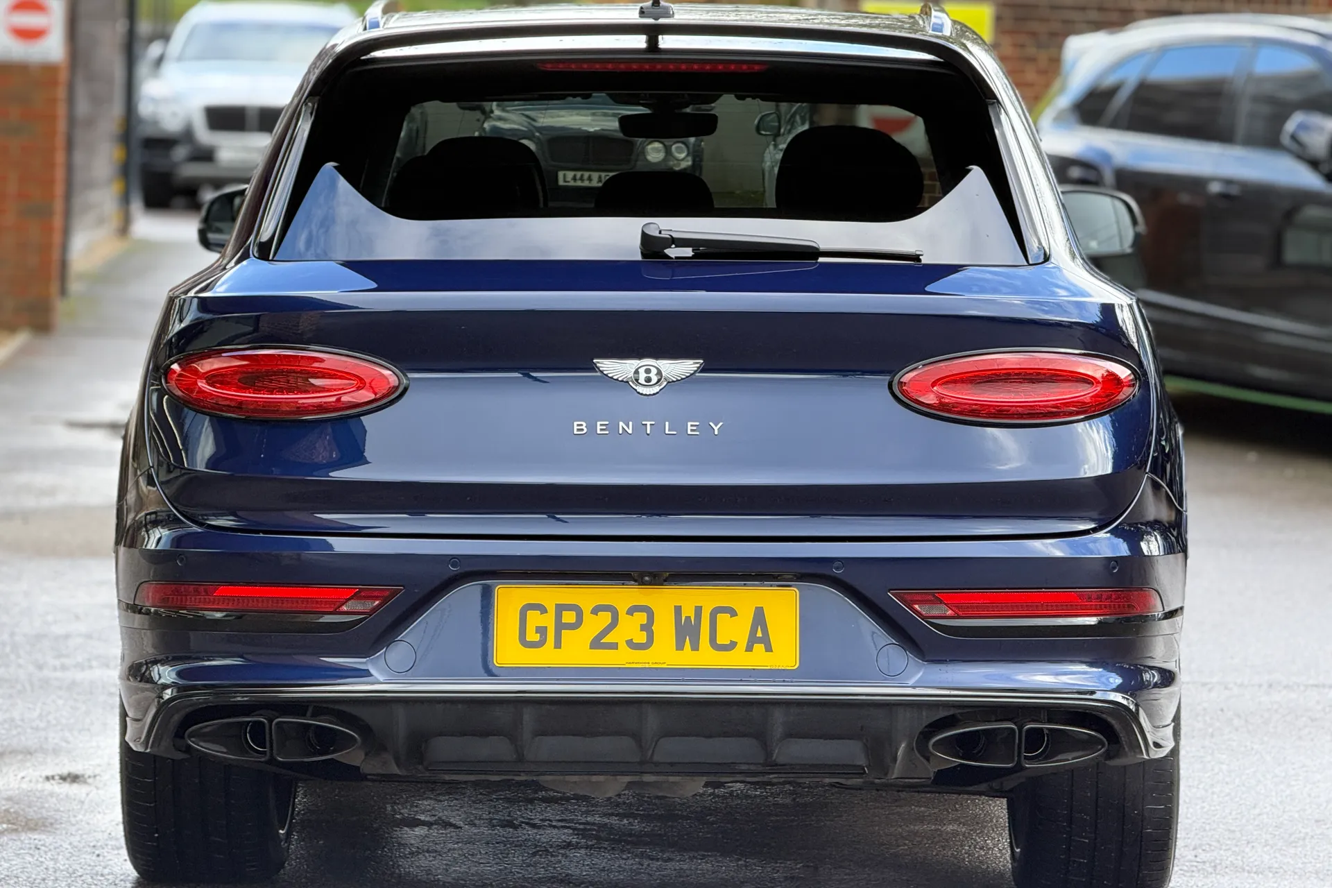 Bentley BENTAYGA thumbnail image number 11