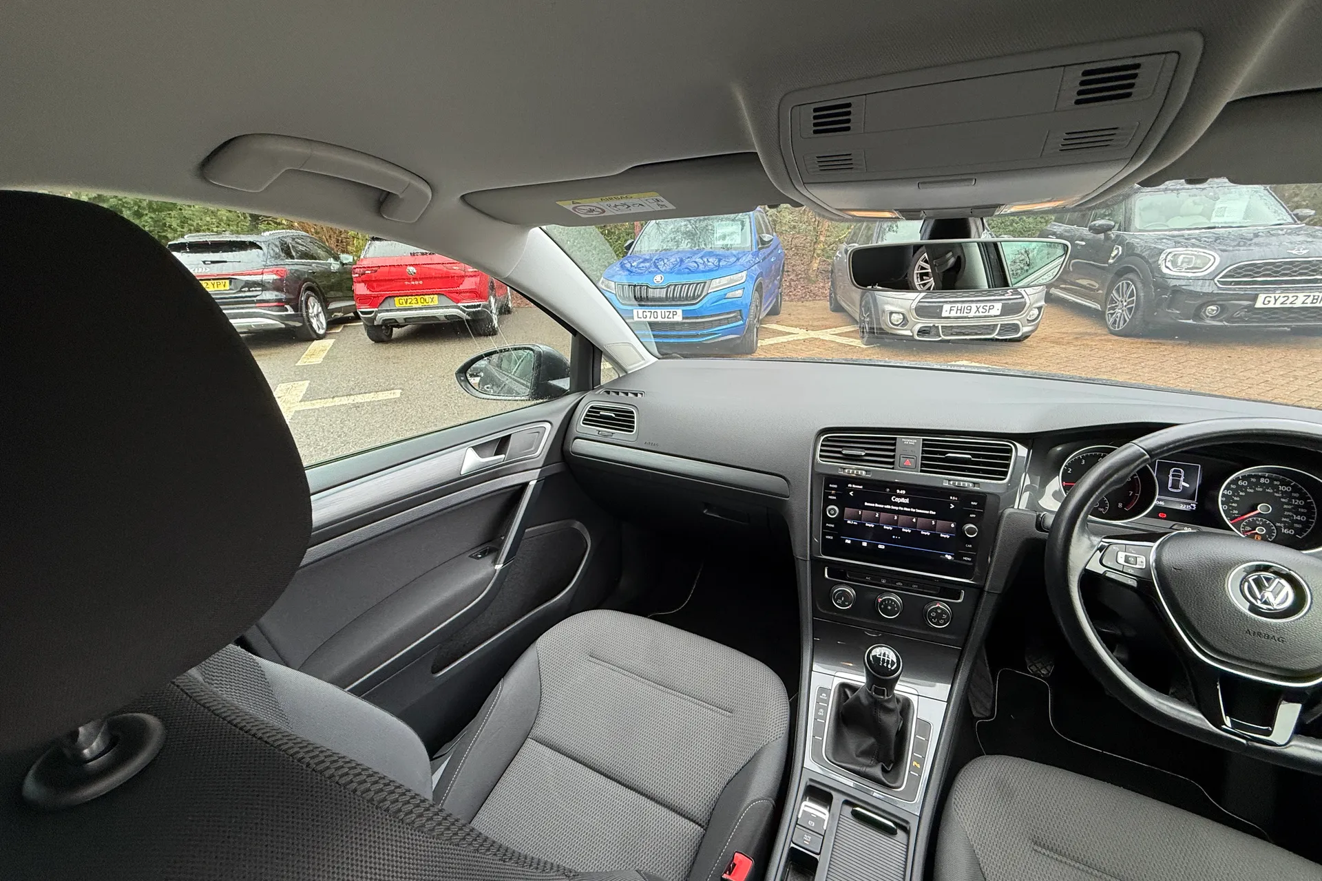 VOLKSWAGEN GOLF thumbnail image number 29