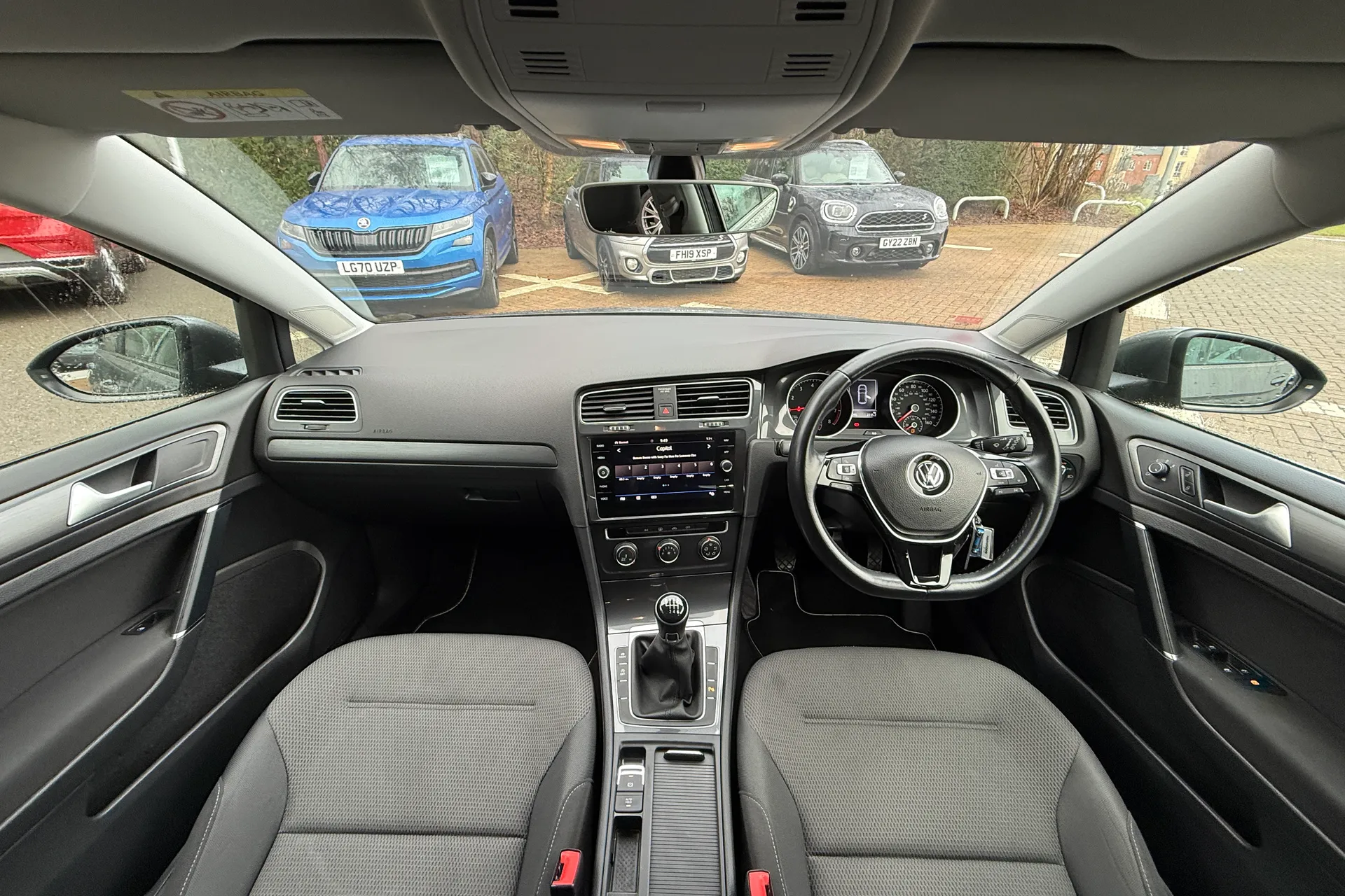 VOLKSWAGEN GOLF thumbnail image number 4