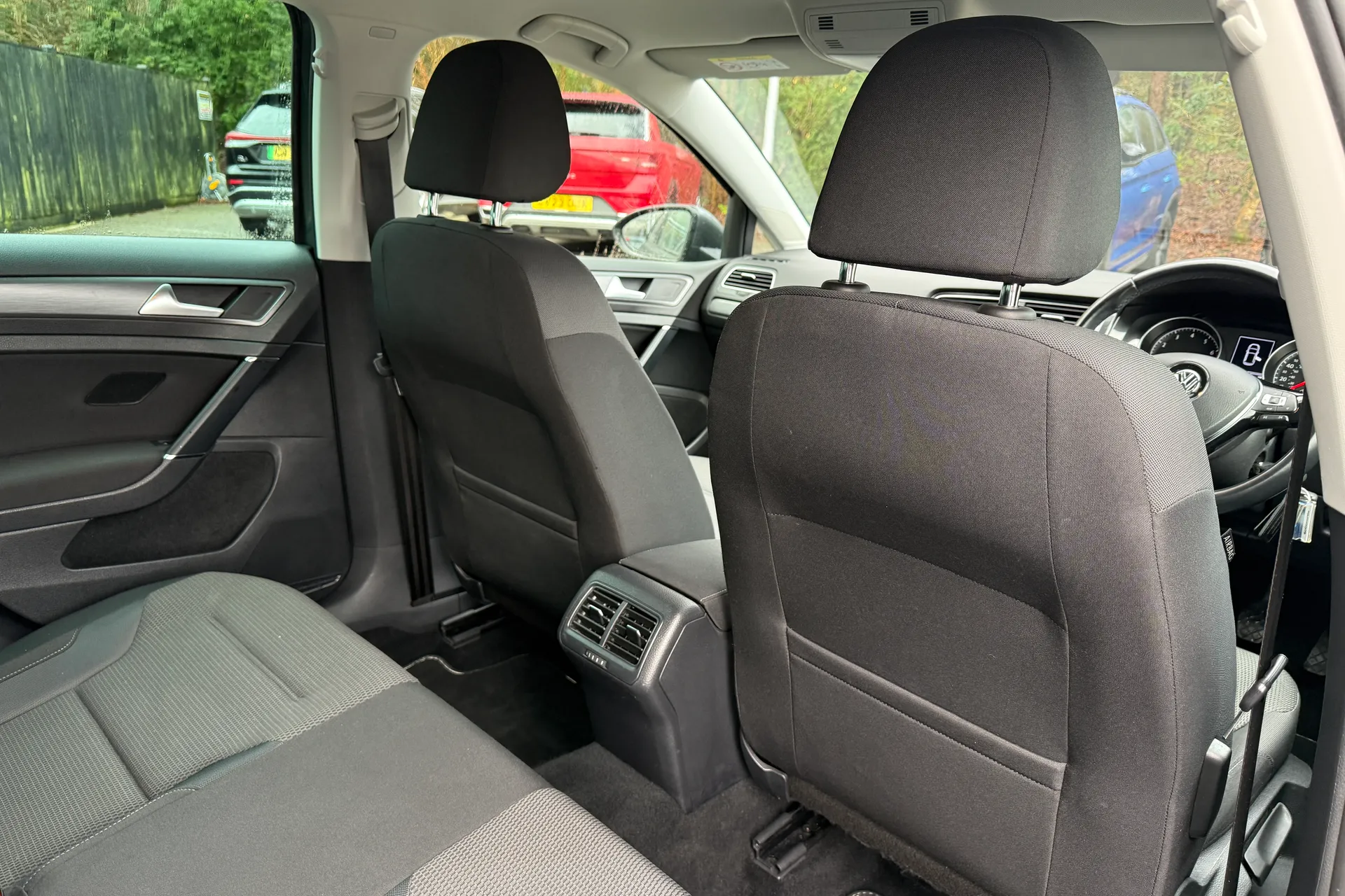 VOLKSWAGEN GOLF thumbnail image number 27