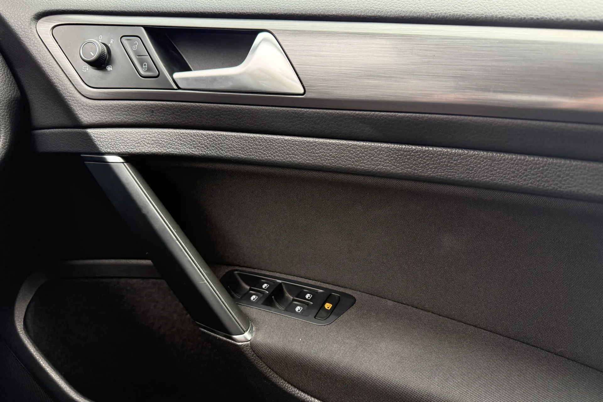 VOLKSWAGEN GOLF thumbnail image number 15