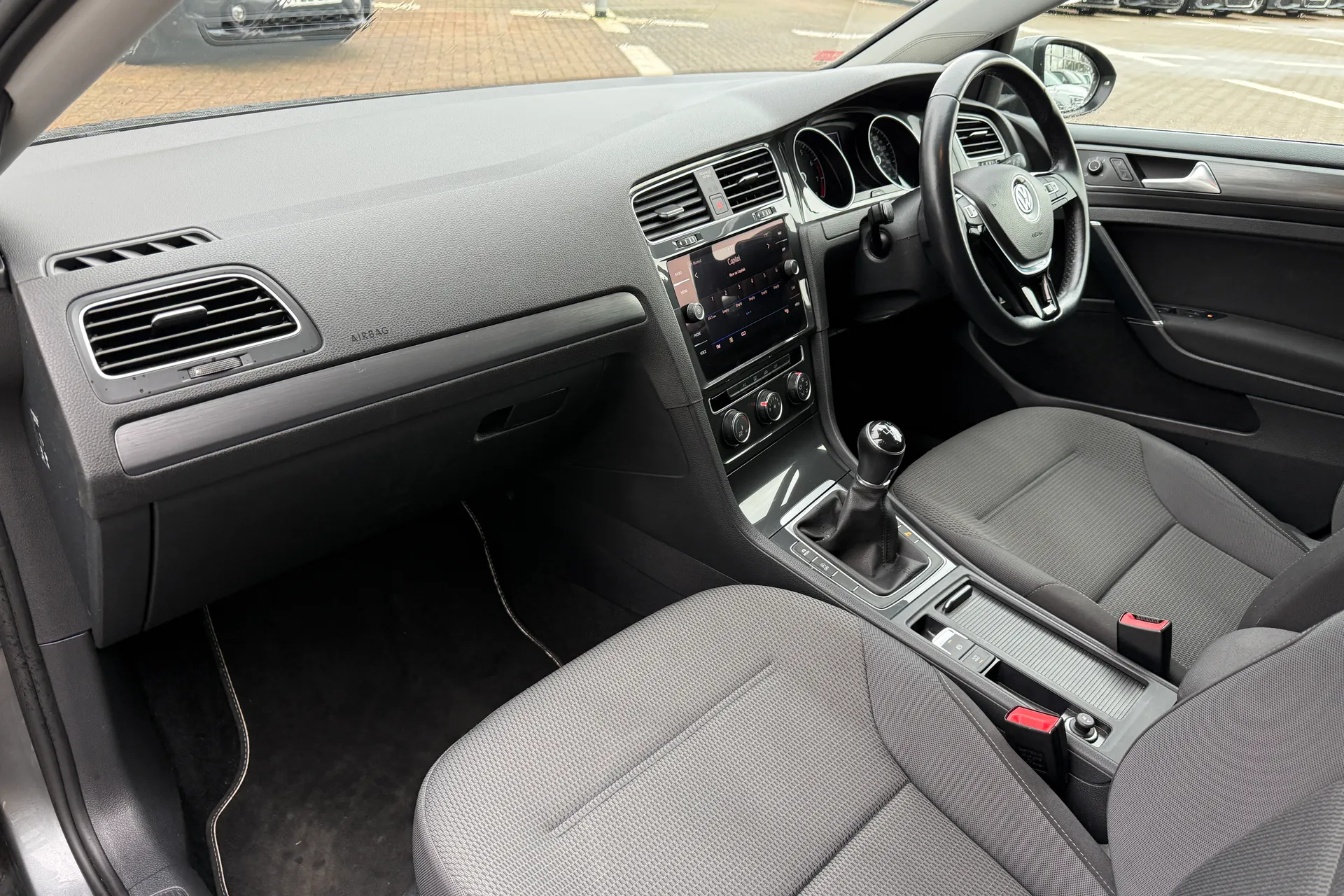 VOLKSWAGEN GOLF thumbnail image number 45