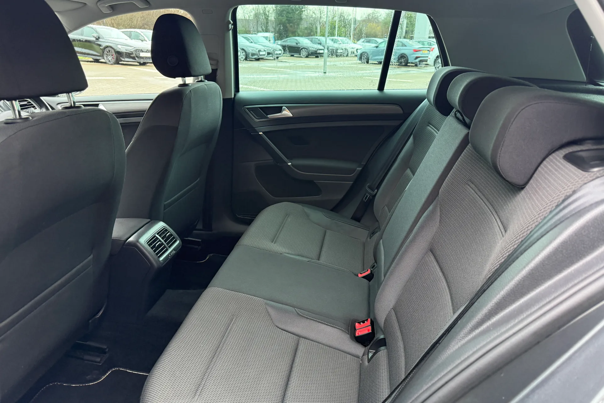 VOLKSWAGEN GOLF thumbnail image number 44