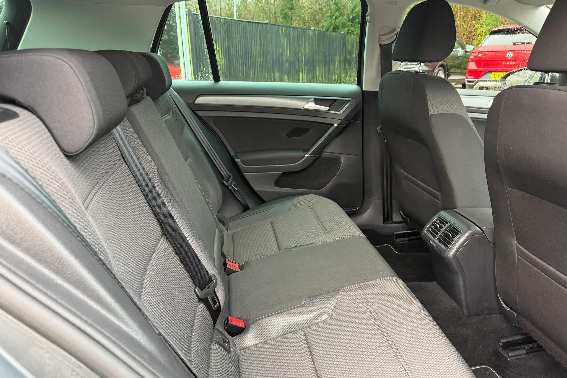 VOLKSWAGEN GOLF thumbnail image number 26