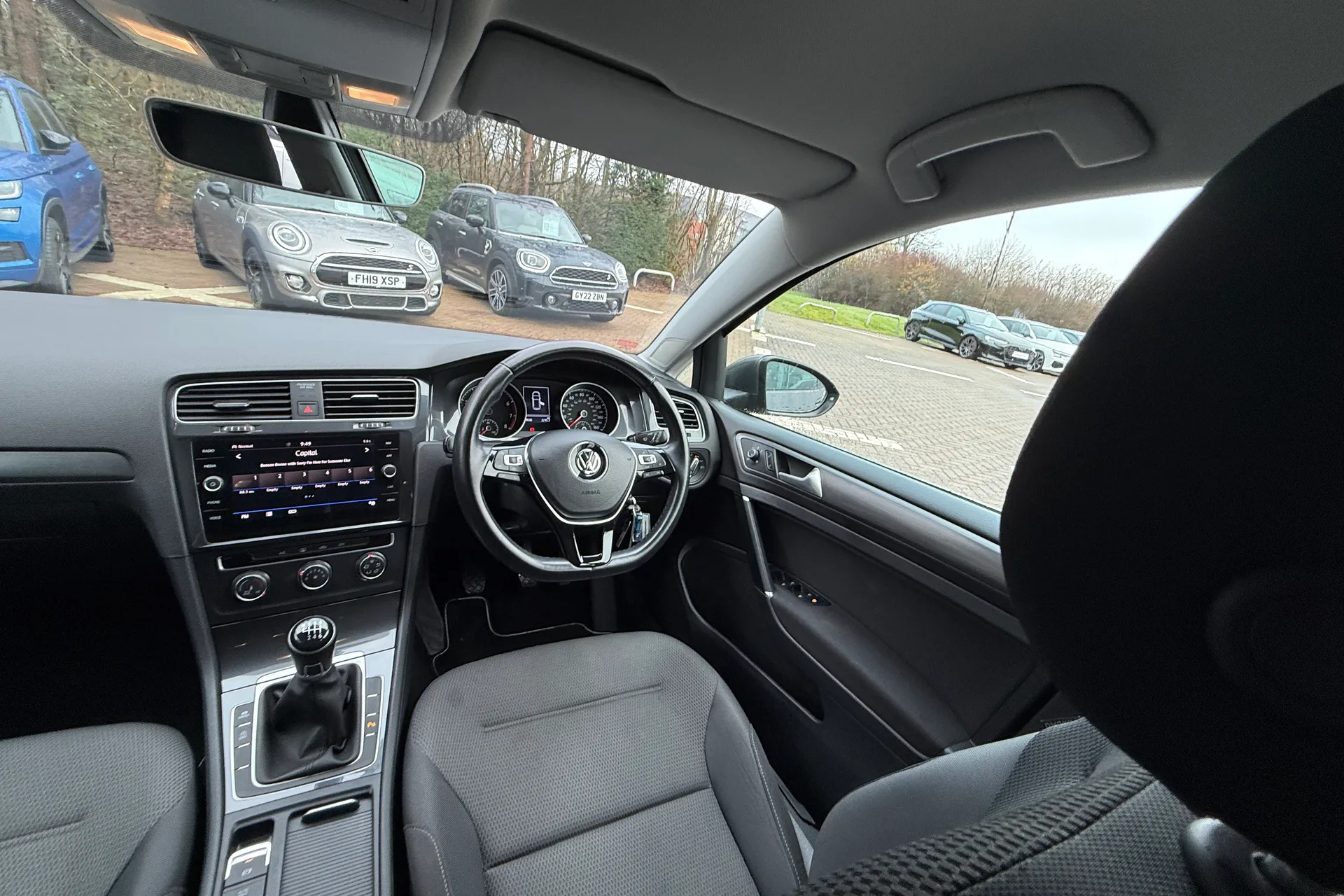 VOLKSWAGEN GOLF thumbnail image number 30