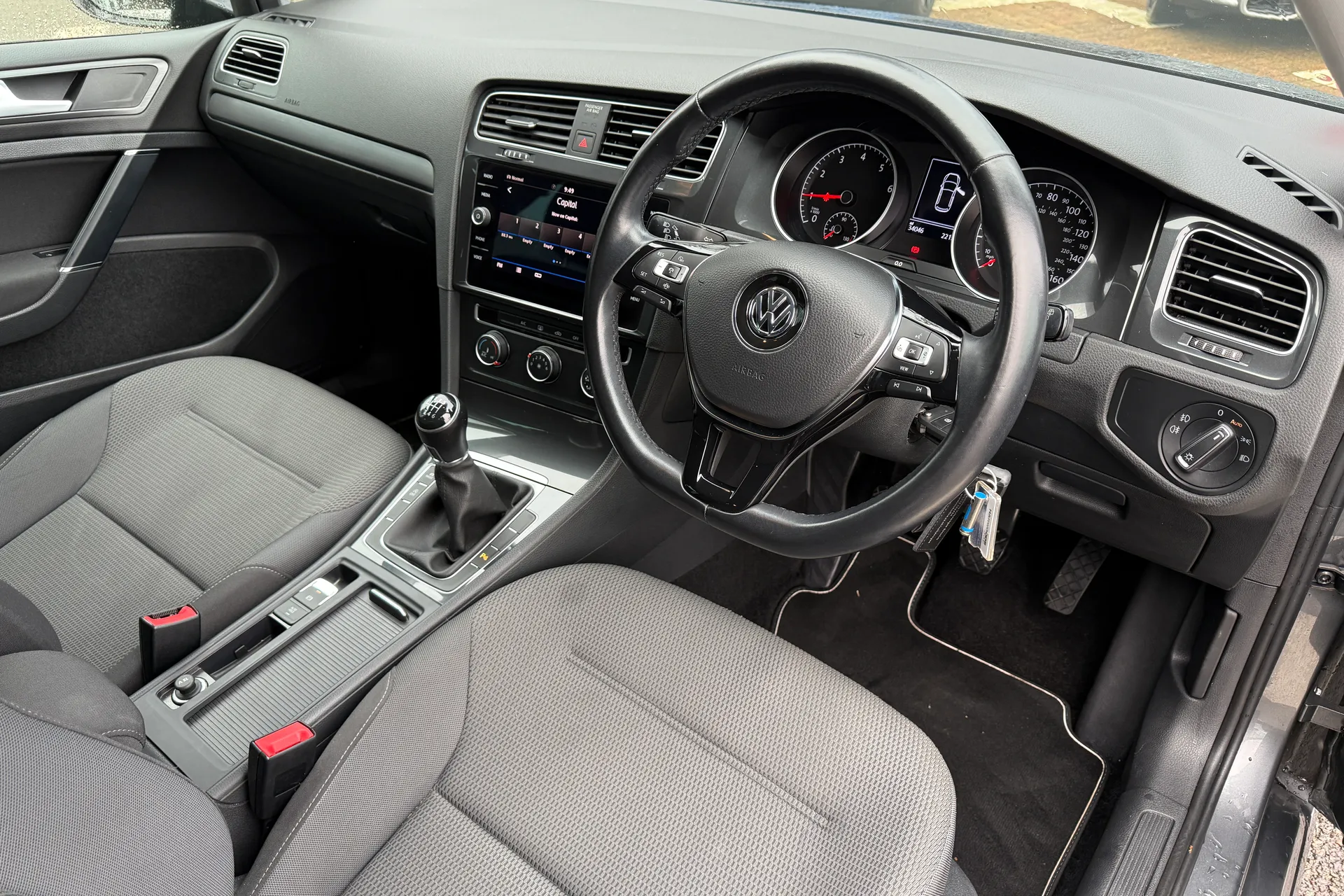 VOLKSWAGEN GOLF thumbnail image number 21