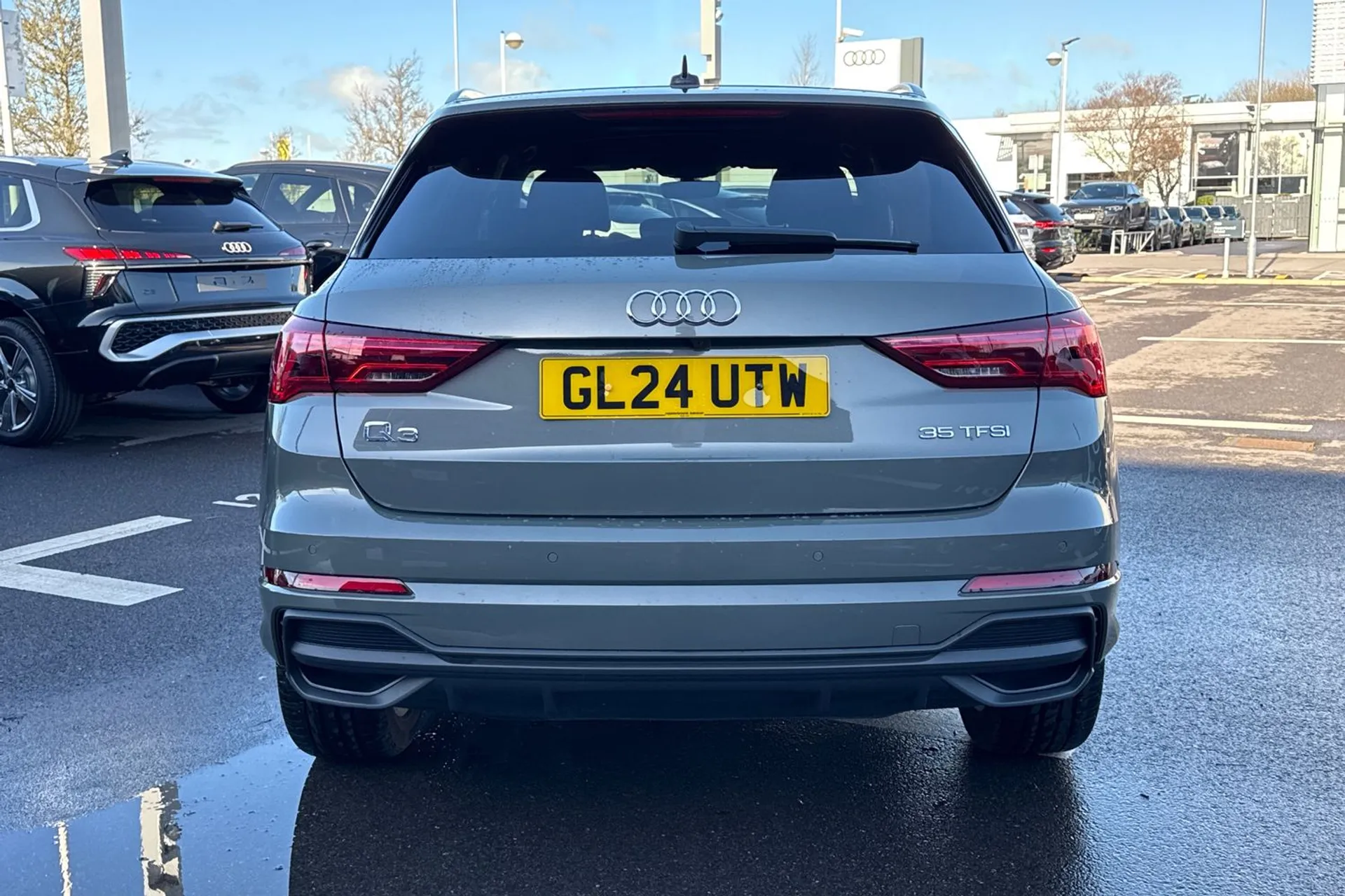 Audi Q3 thumbnail image number 16