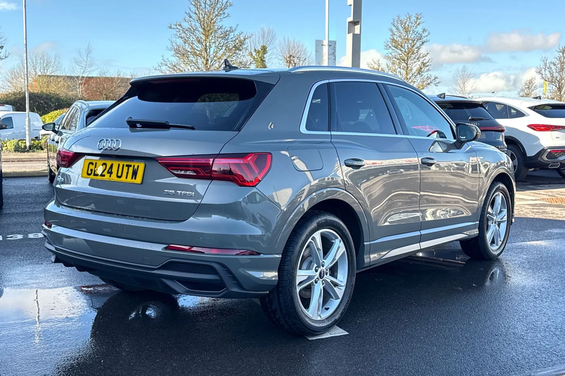 Audi Q3 thumbnail image number 15