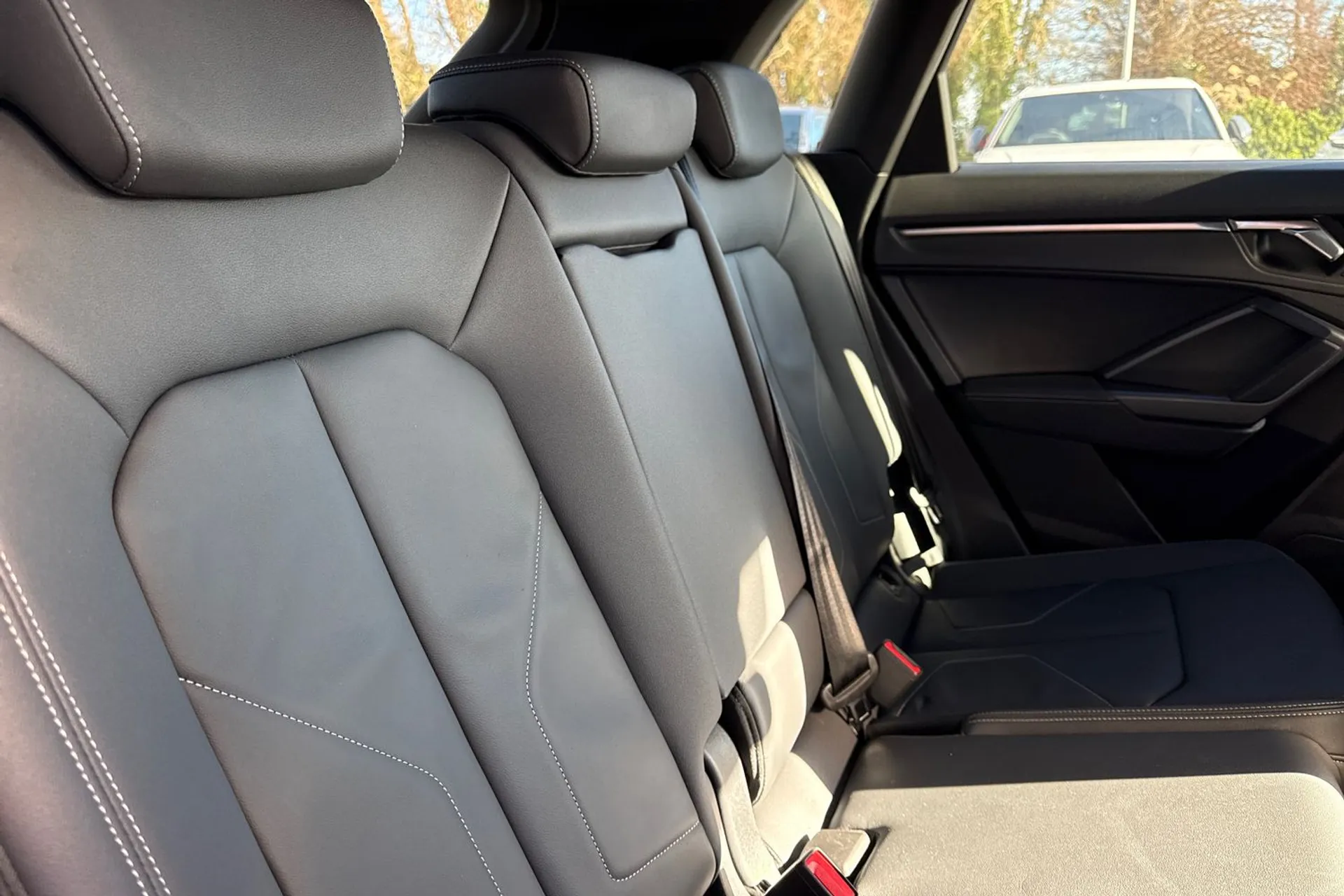 Audi Q3 thumbnail image number 41