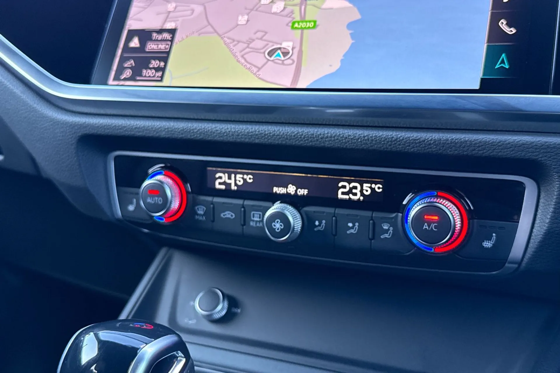 Audi Q3 thumbnail image number 8