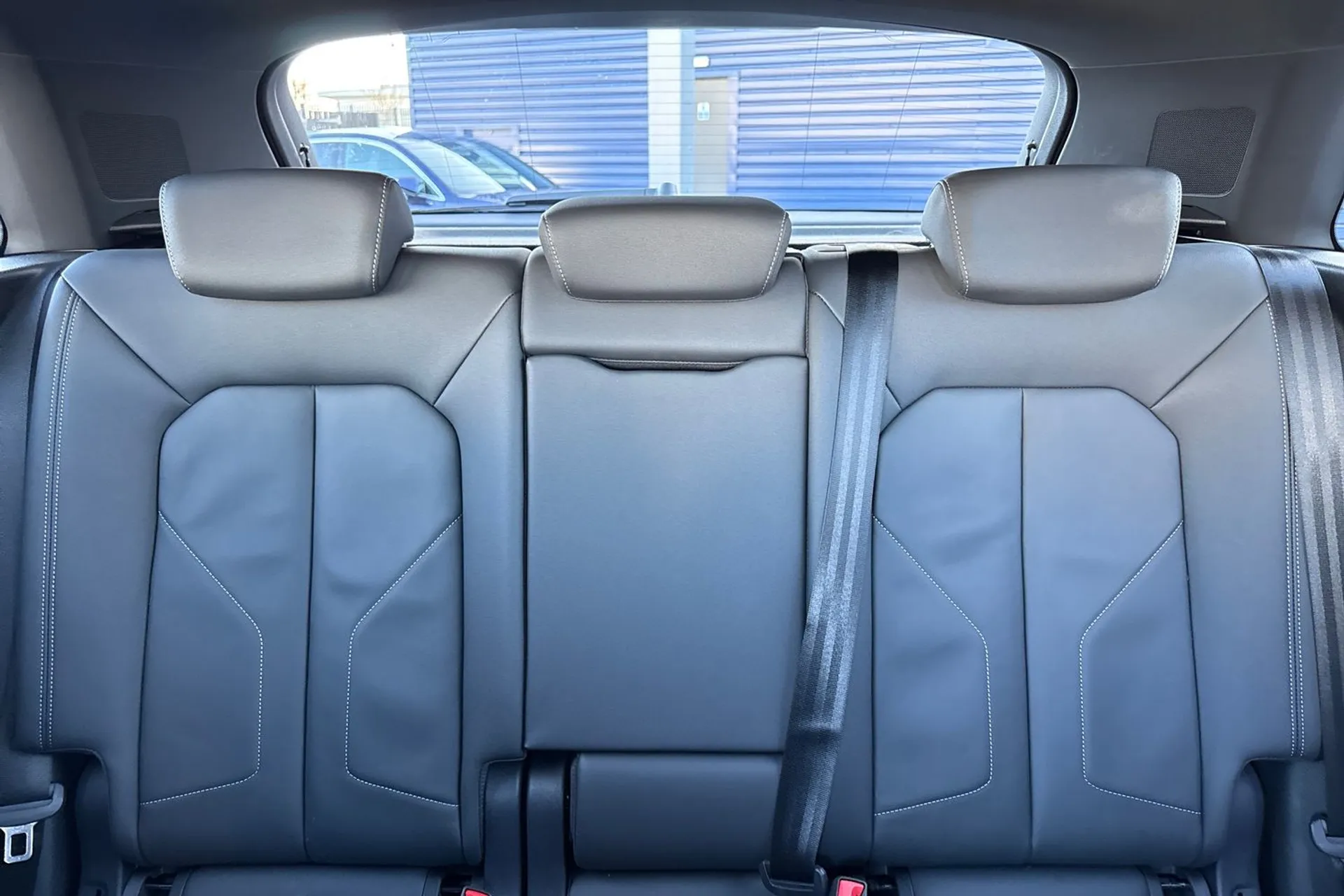 Audi Q3 thumbnail image number 50