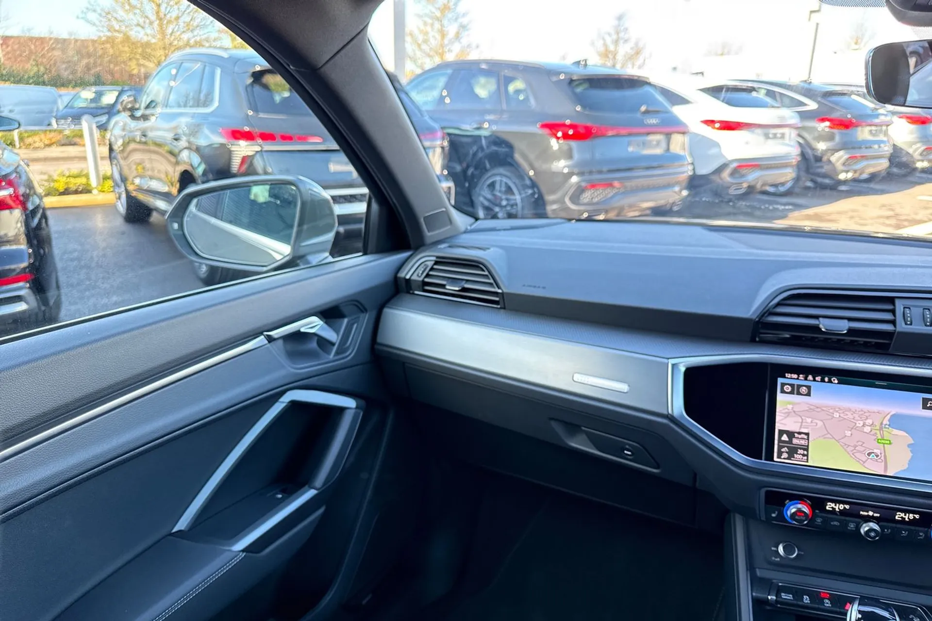 Audi Q3 thumbnail image number 51