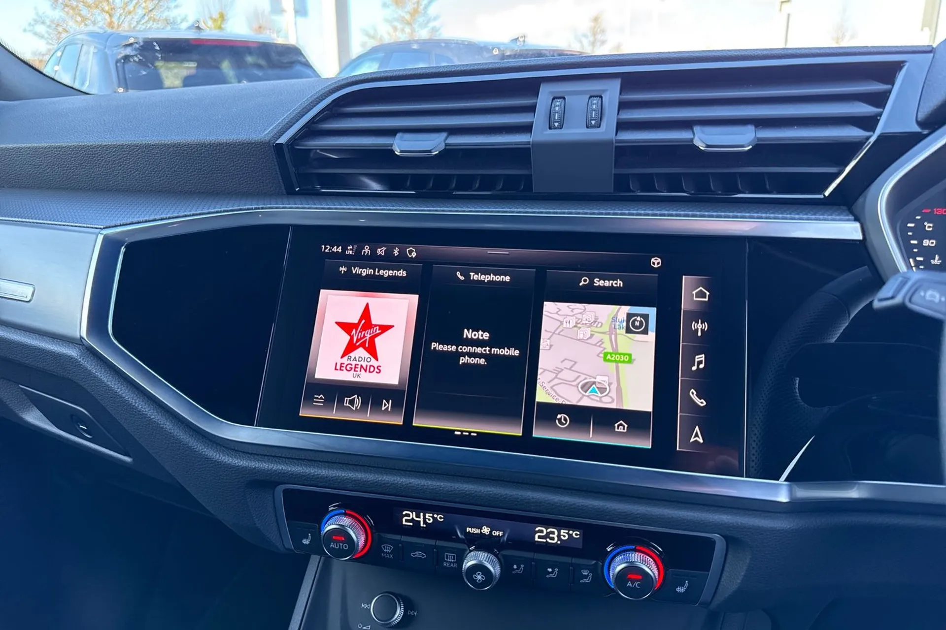 Audi Q3 thumbnail image number 30