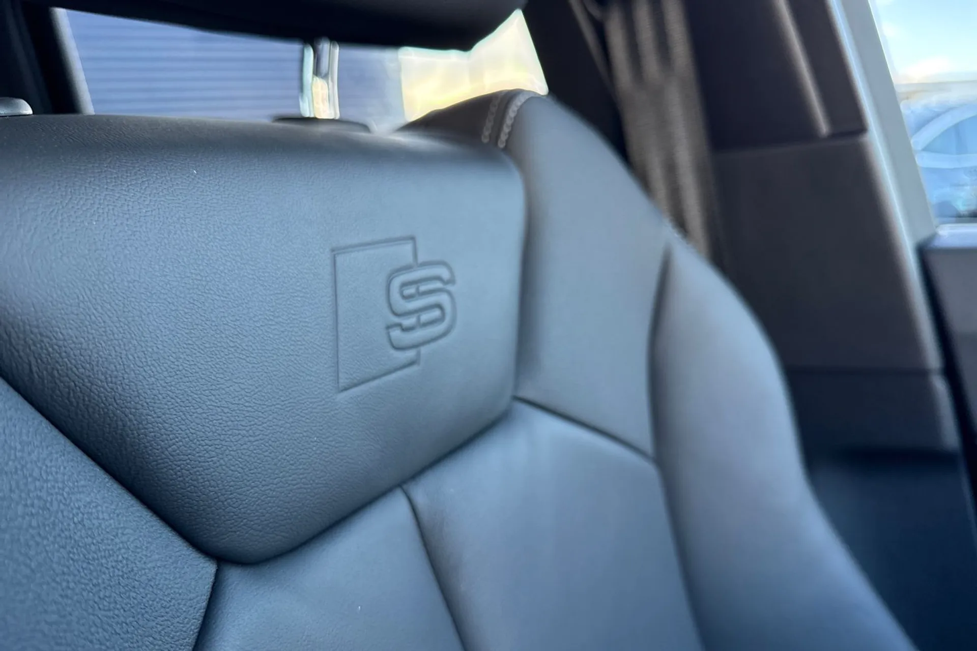 Audi Q3 thumbnail image number 35