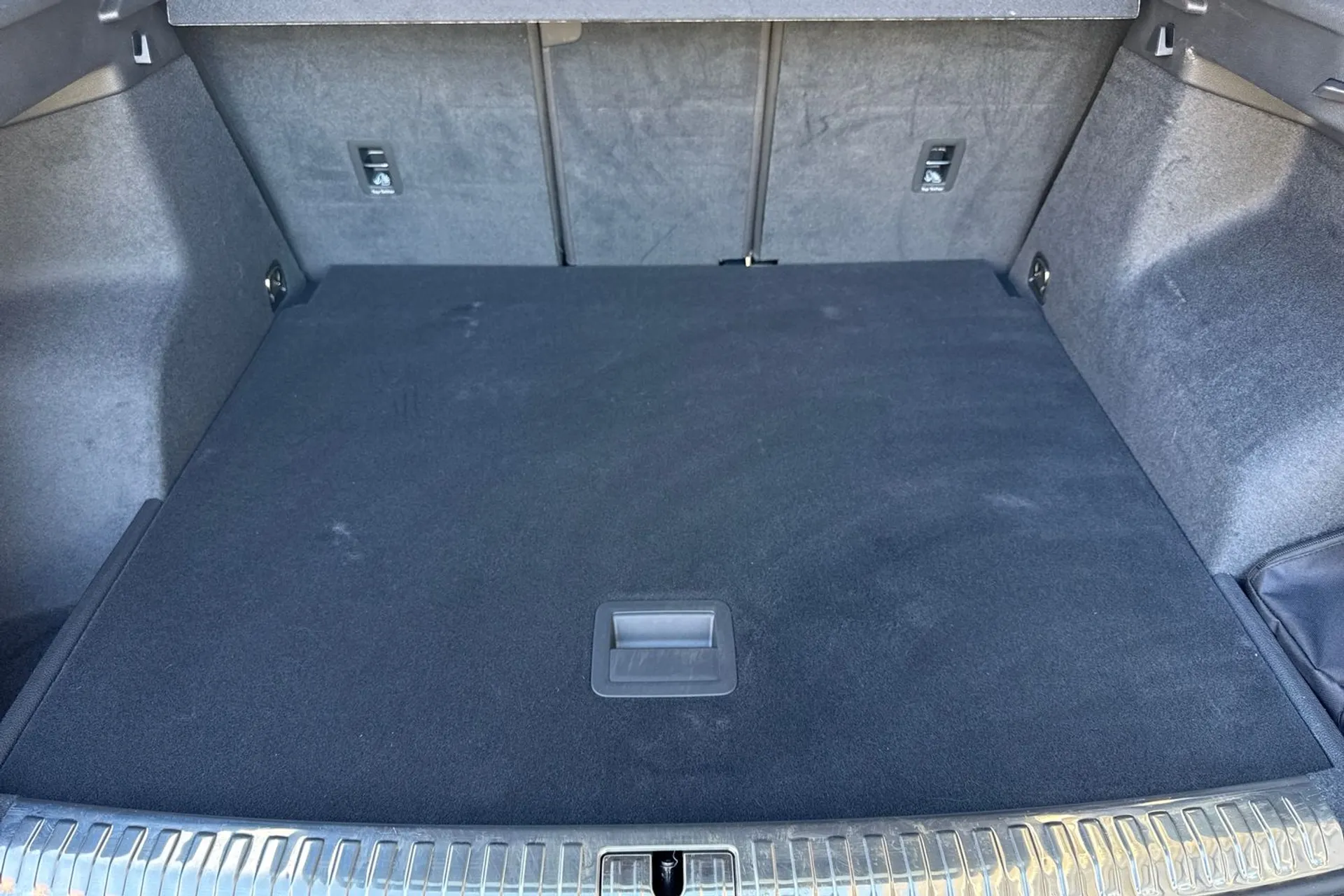 Audi Q3 thumbnail image number 37