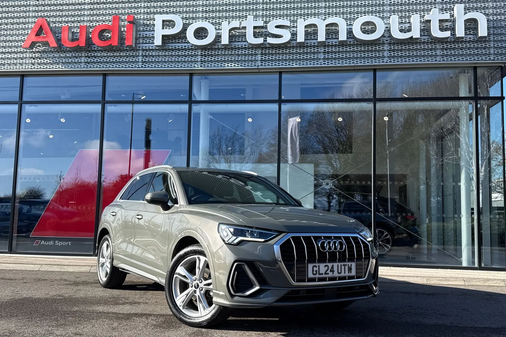 Audi Q3 focused image