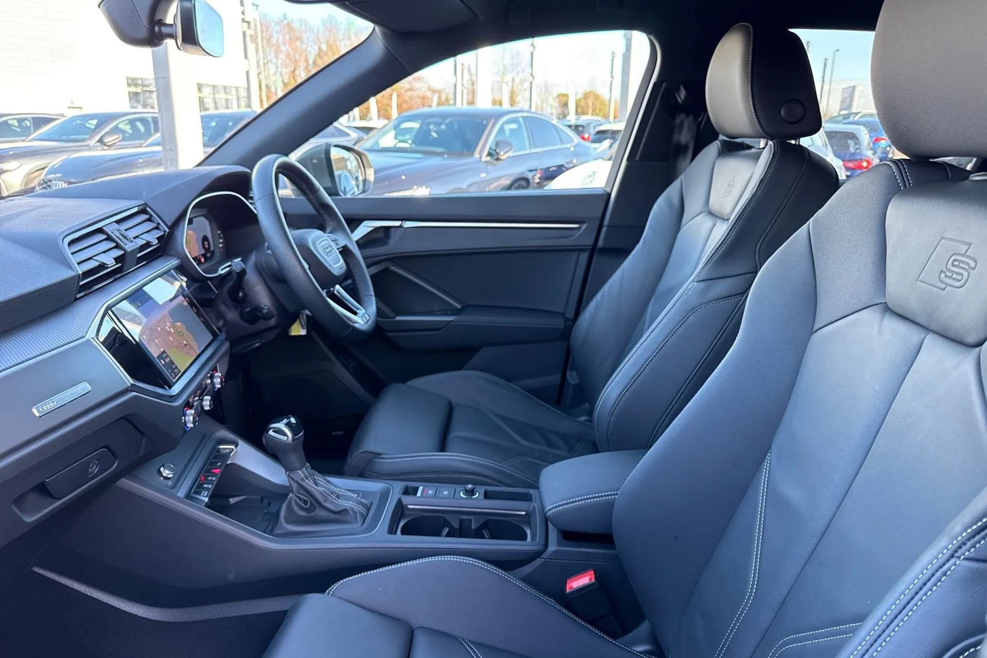 Audi Q3 thumbnail image number 47