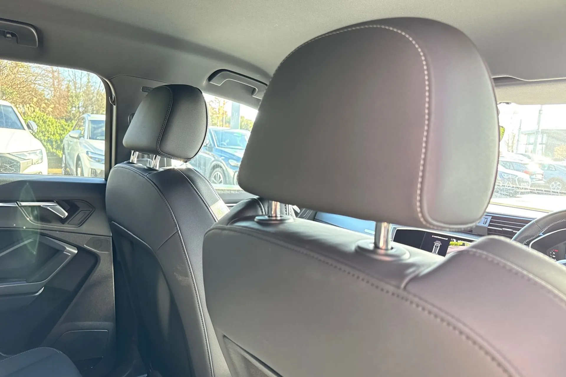 Audi Q3 thumbnail image number 42