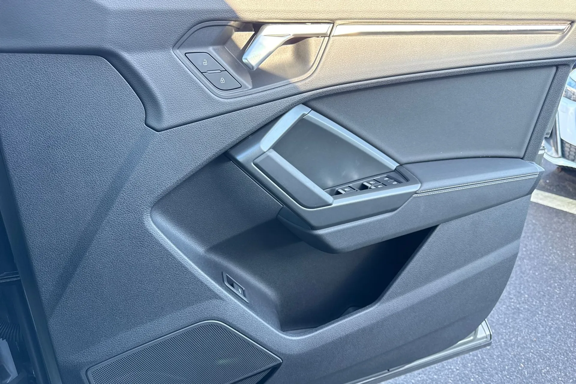 Audi Q3 thumbnail image number 46