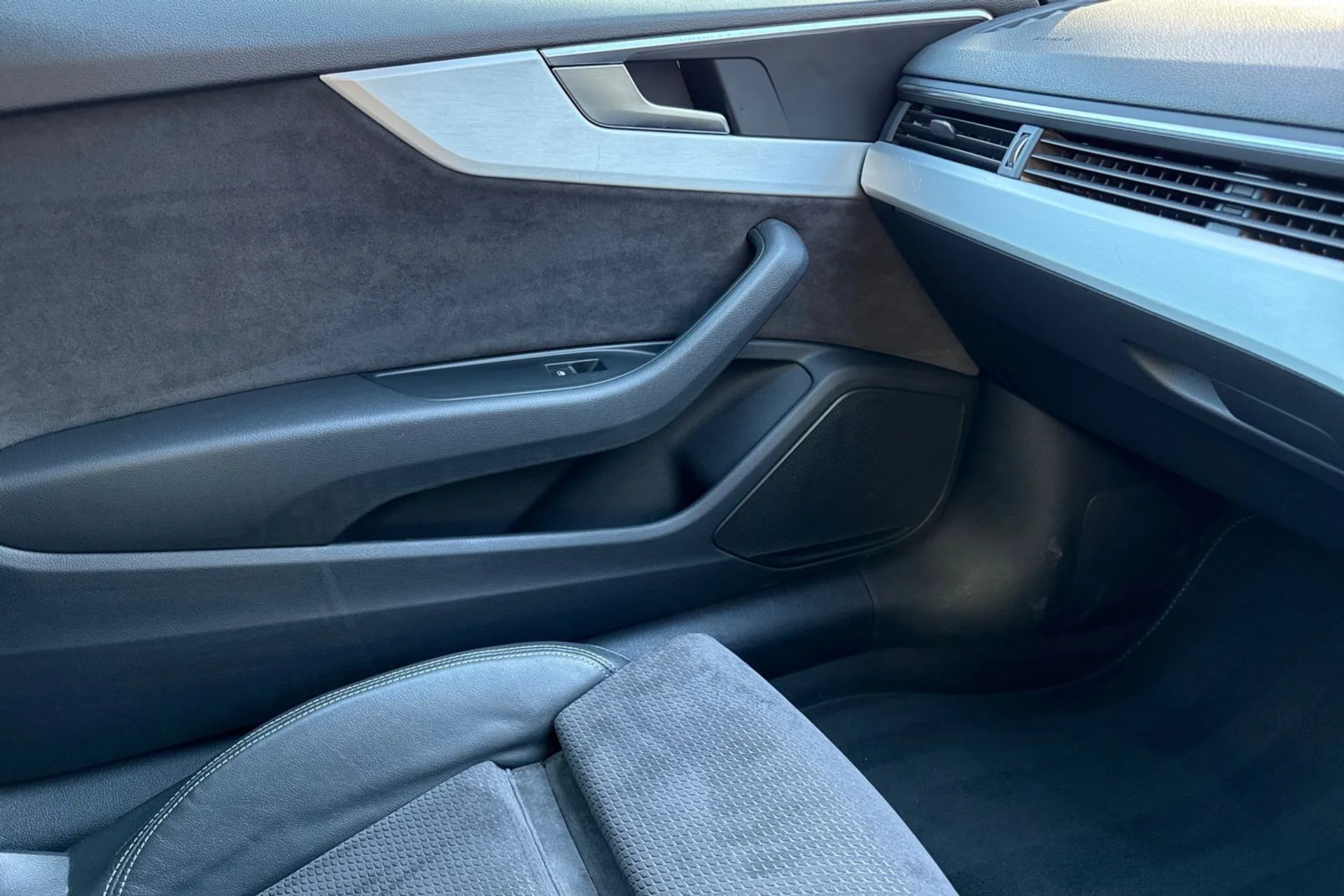 Audi A5 thumbnail image number 43