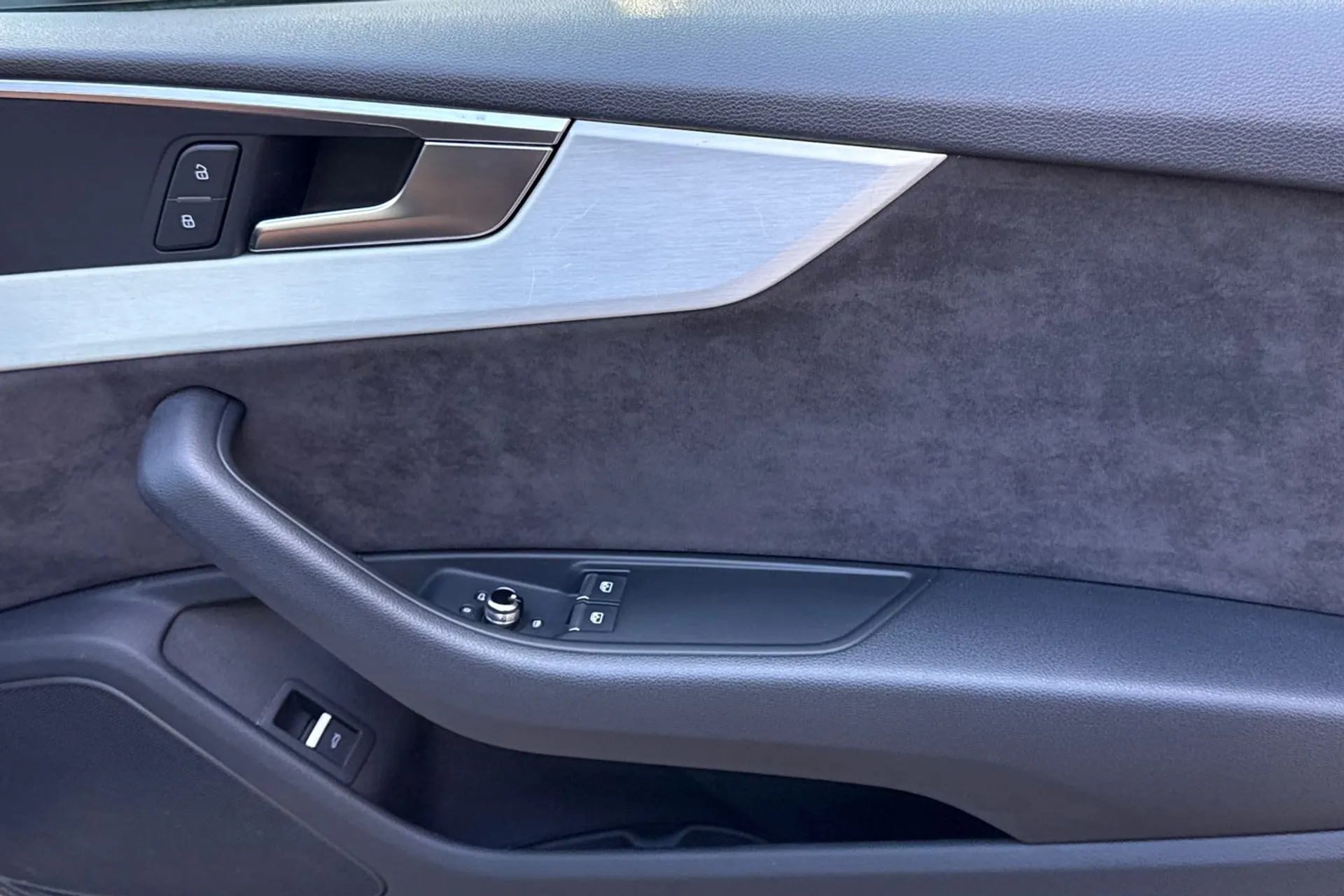 Audi A5 thumbnail image number 40