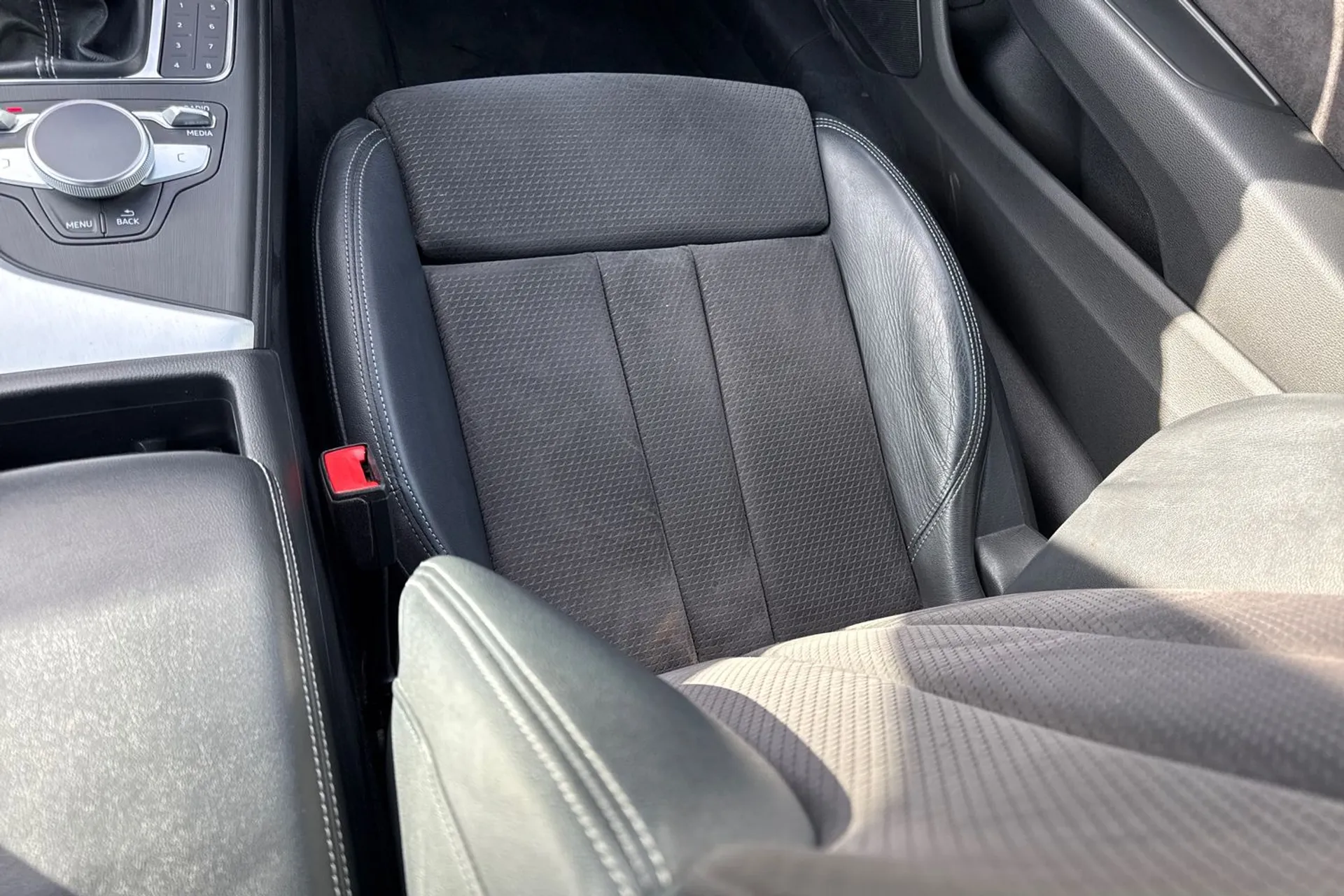 Audi A5 thumbnail image number 34