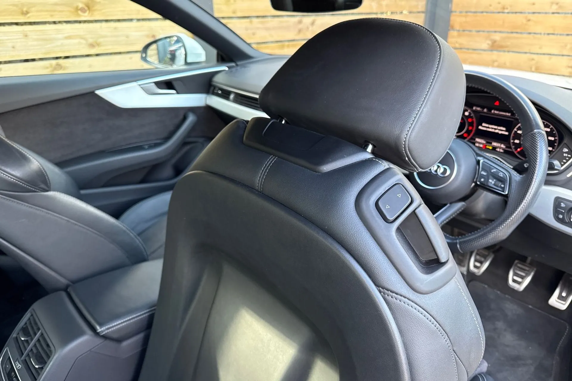 Audi A5 thumbnail image number 24