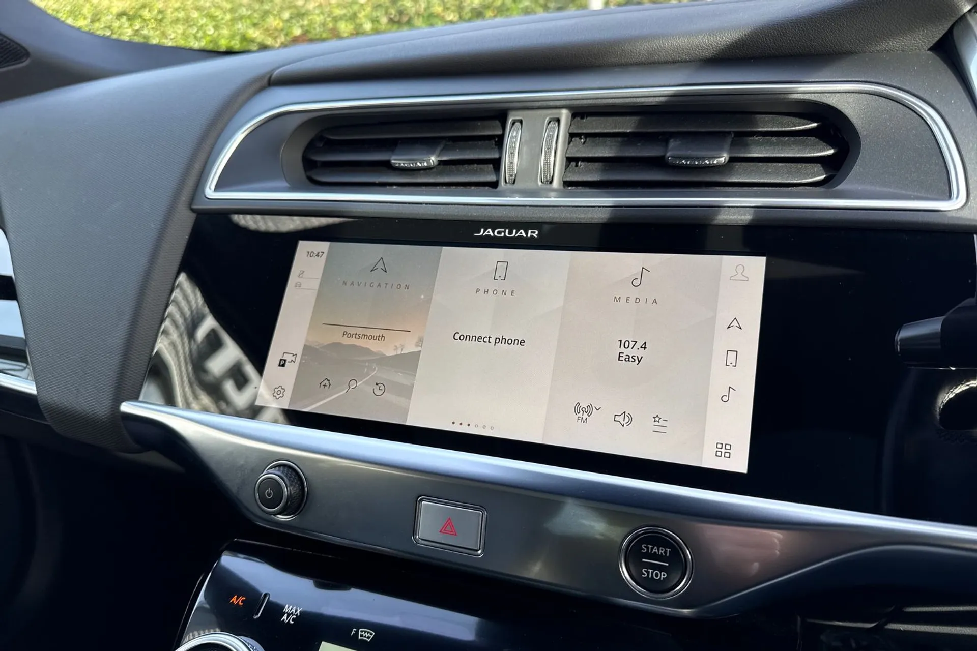 Jaguar I-PACE thumbnail image number 25