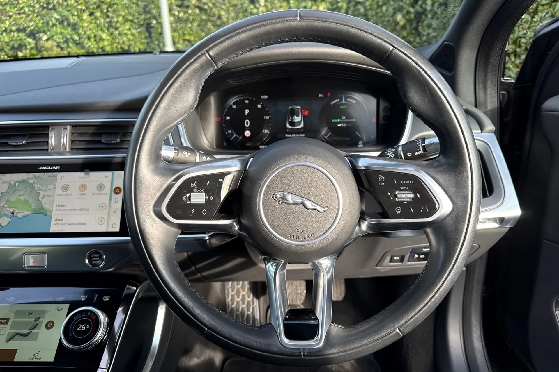 Jaguar I-PACE thumbnail image number 10