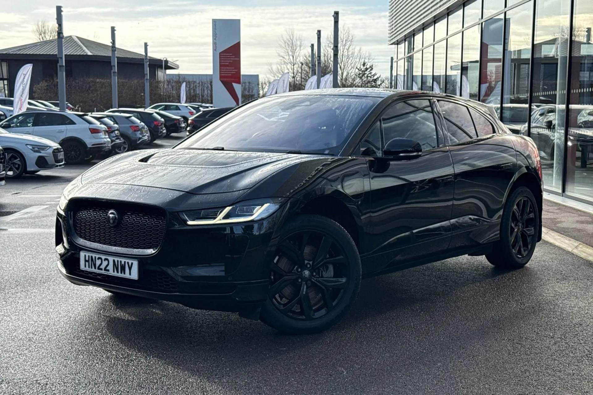 Jaguar I-PACE thumbnail image number 6