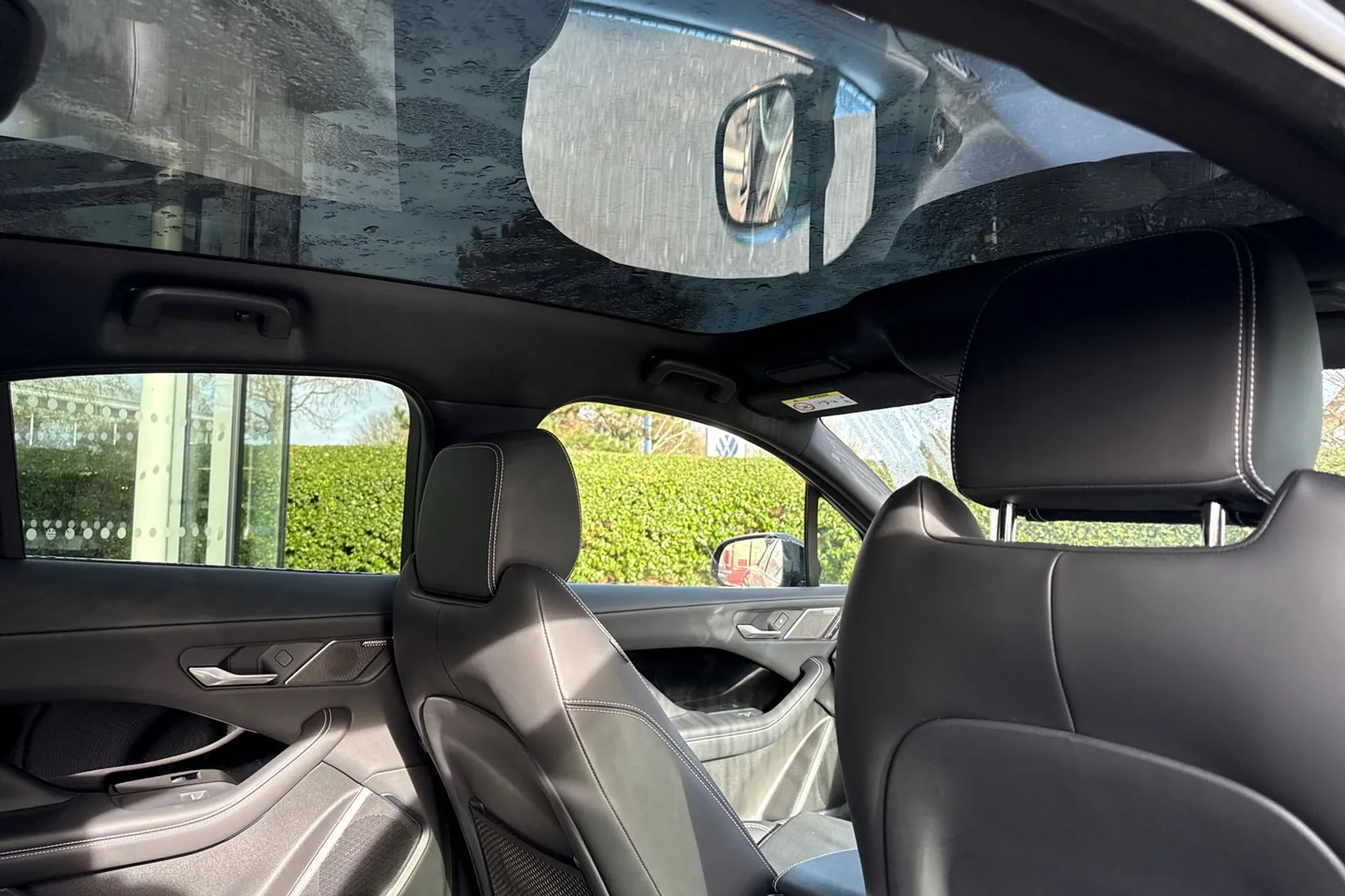 Jaguar I-PACE thumbnail image number 42