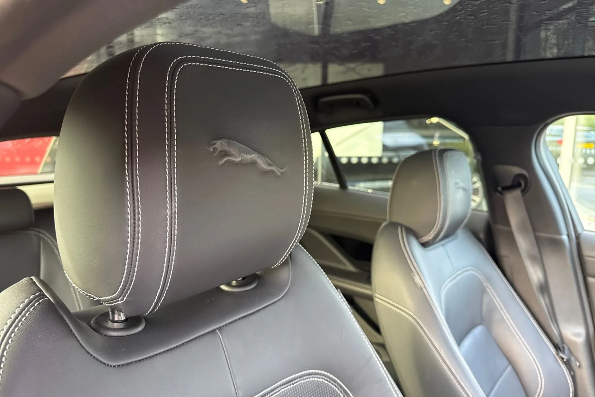 Jaguar I-PACE thumbnail image number 23