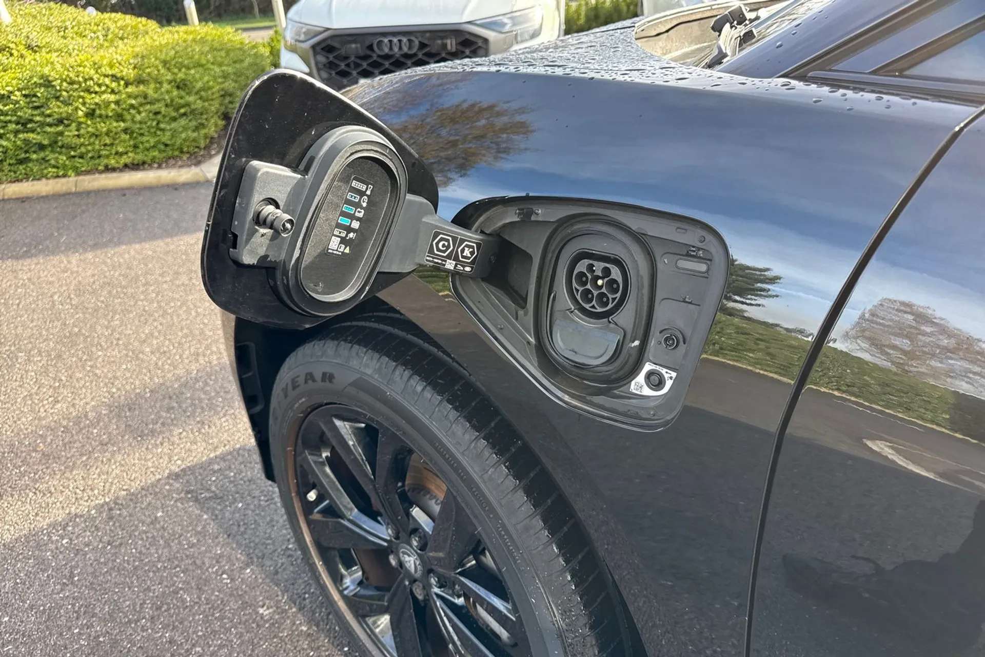 Jaguar I-PACE thumbnail image number 35